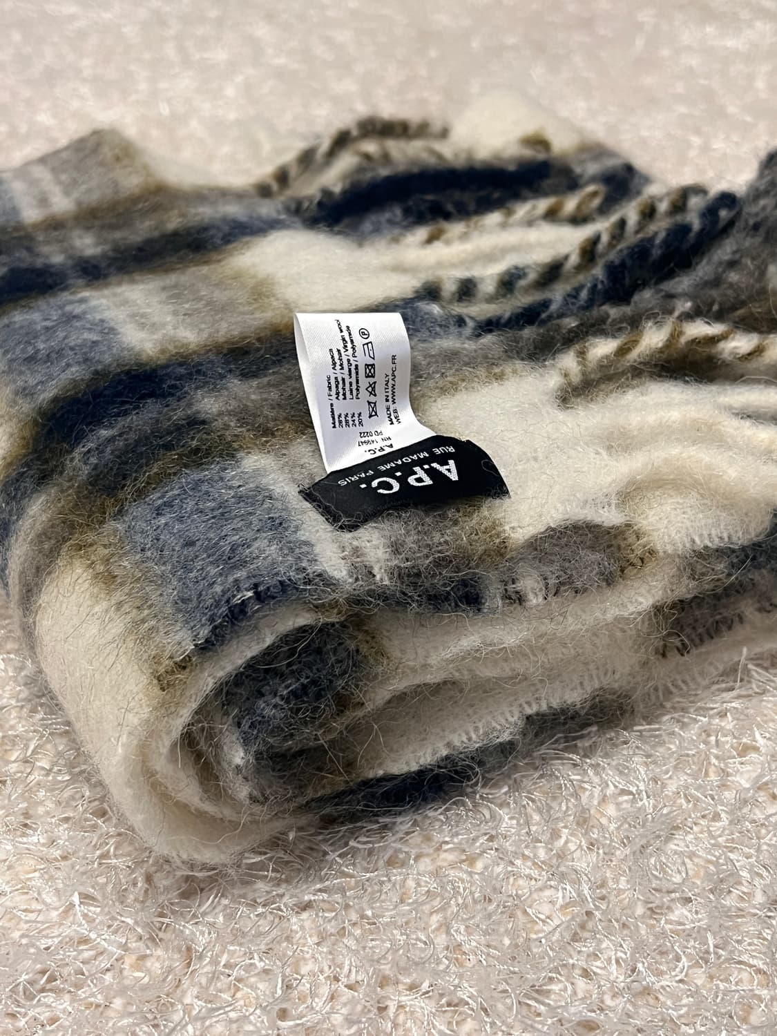 A.P.C. Elie Checl Scarf 아페쎄 모헤어 머플러 목도리 상품이미지3