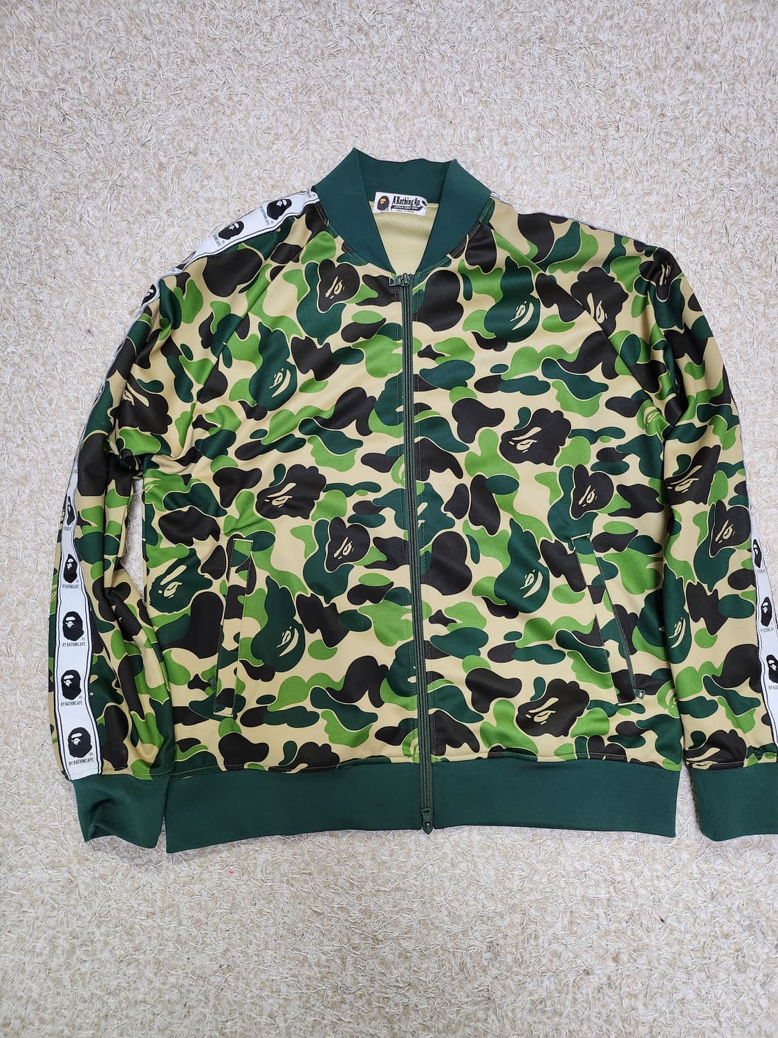 베이프 트랙자켓 L 상품이미지1