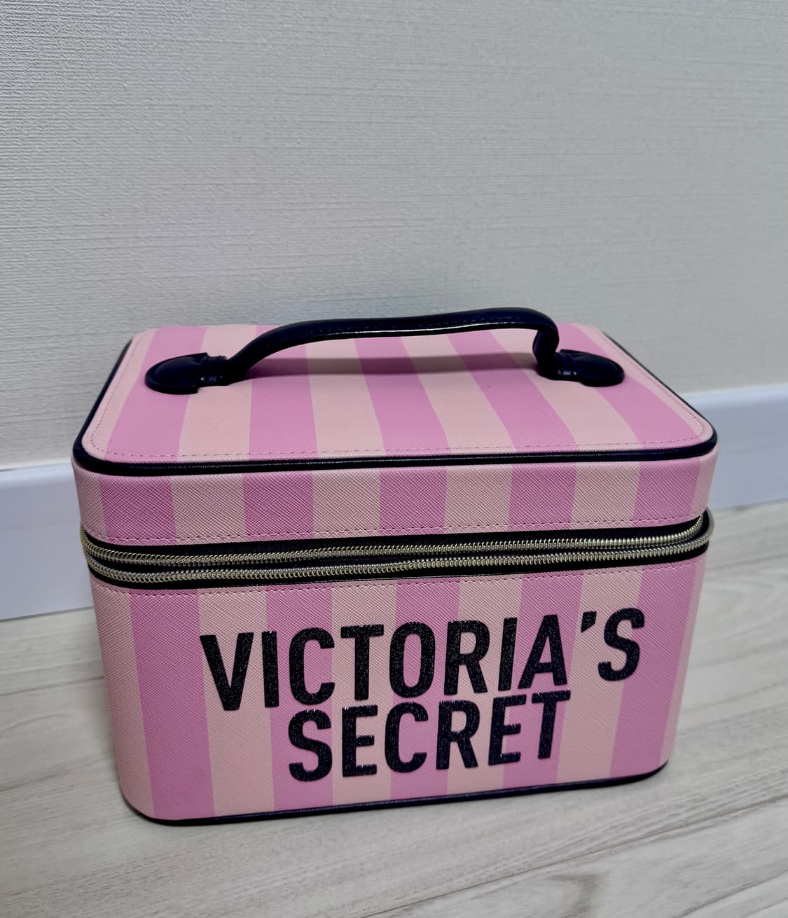 Victoria’s Secret 빅토리아 시크릿 메이크업 박스 및 파우치 상품이미지1