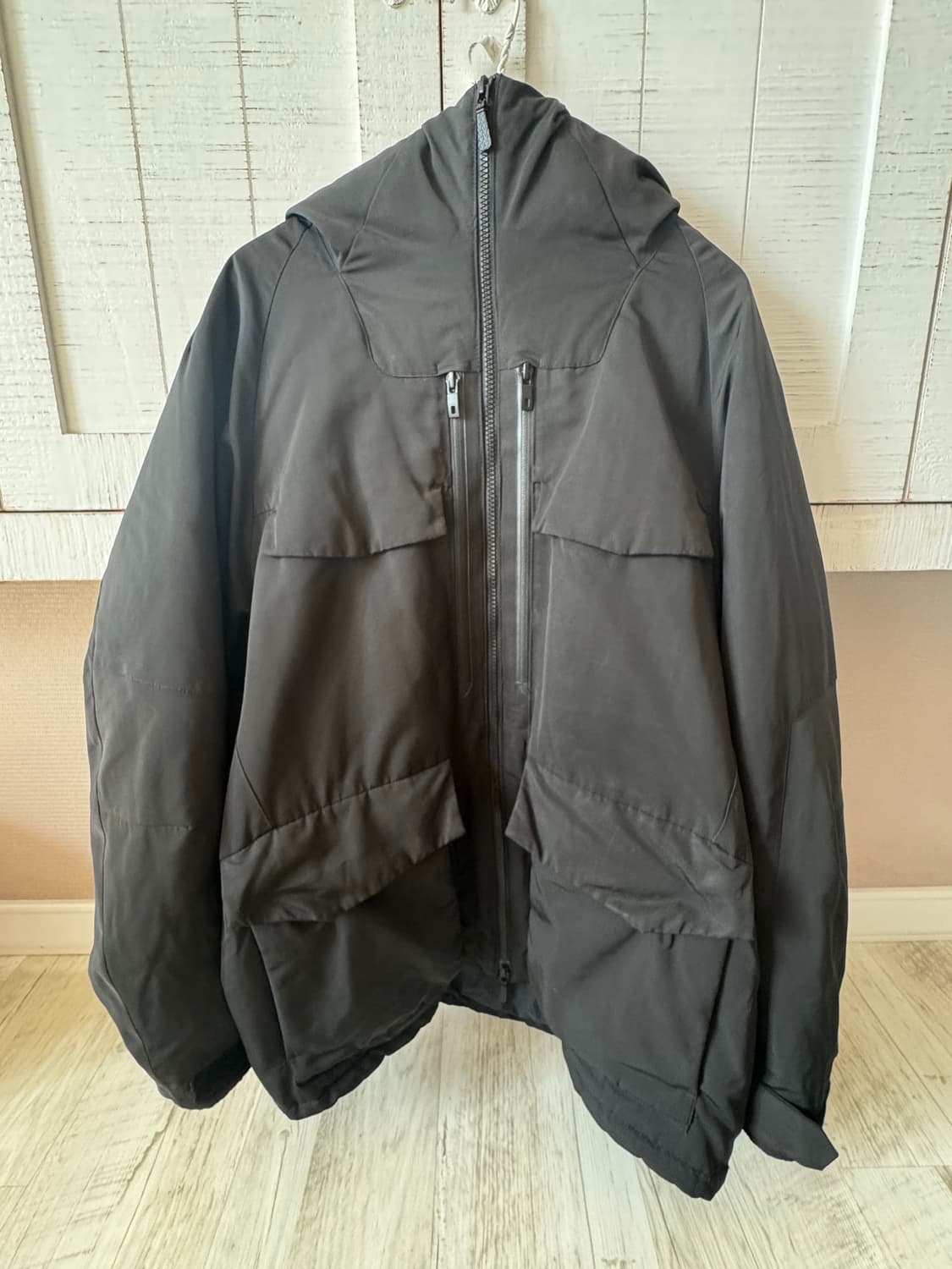 유니클로 화이트마운티니어링 하이브리드 다운파카 패딩 상품이미지1