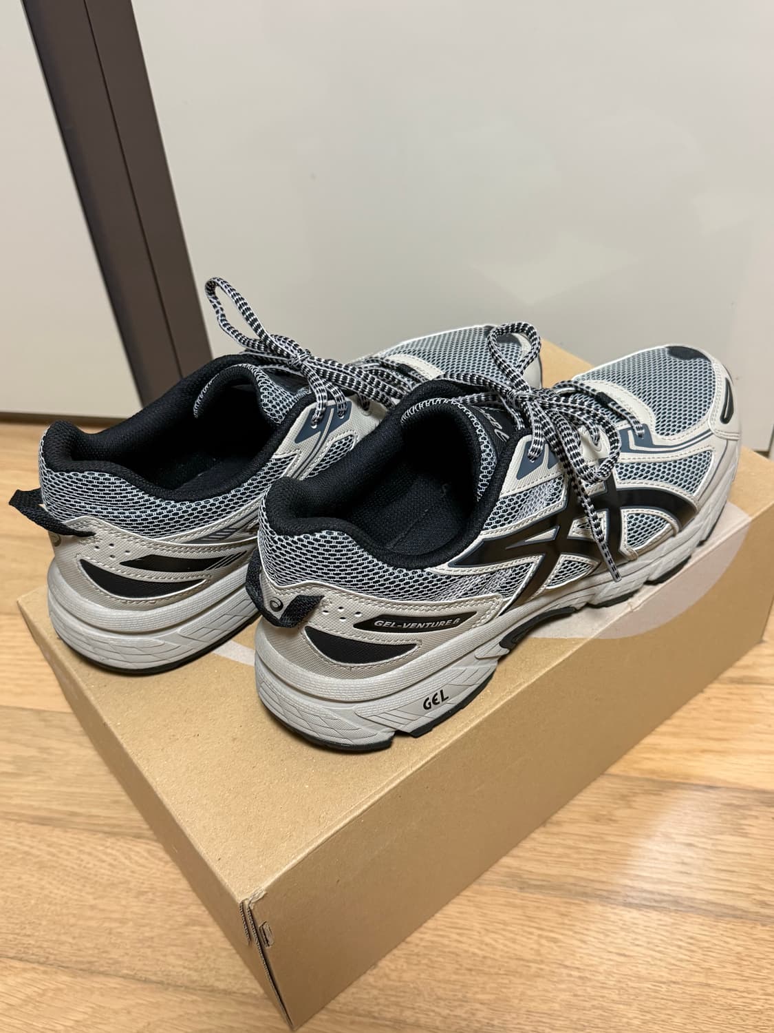 아식스 젤 벤쳐 6 페더 그레이 블랙 275 상품이미지3