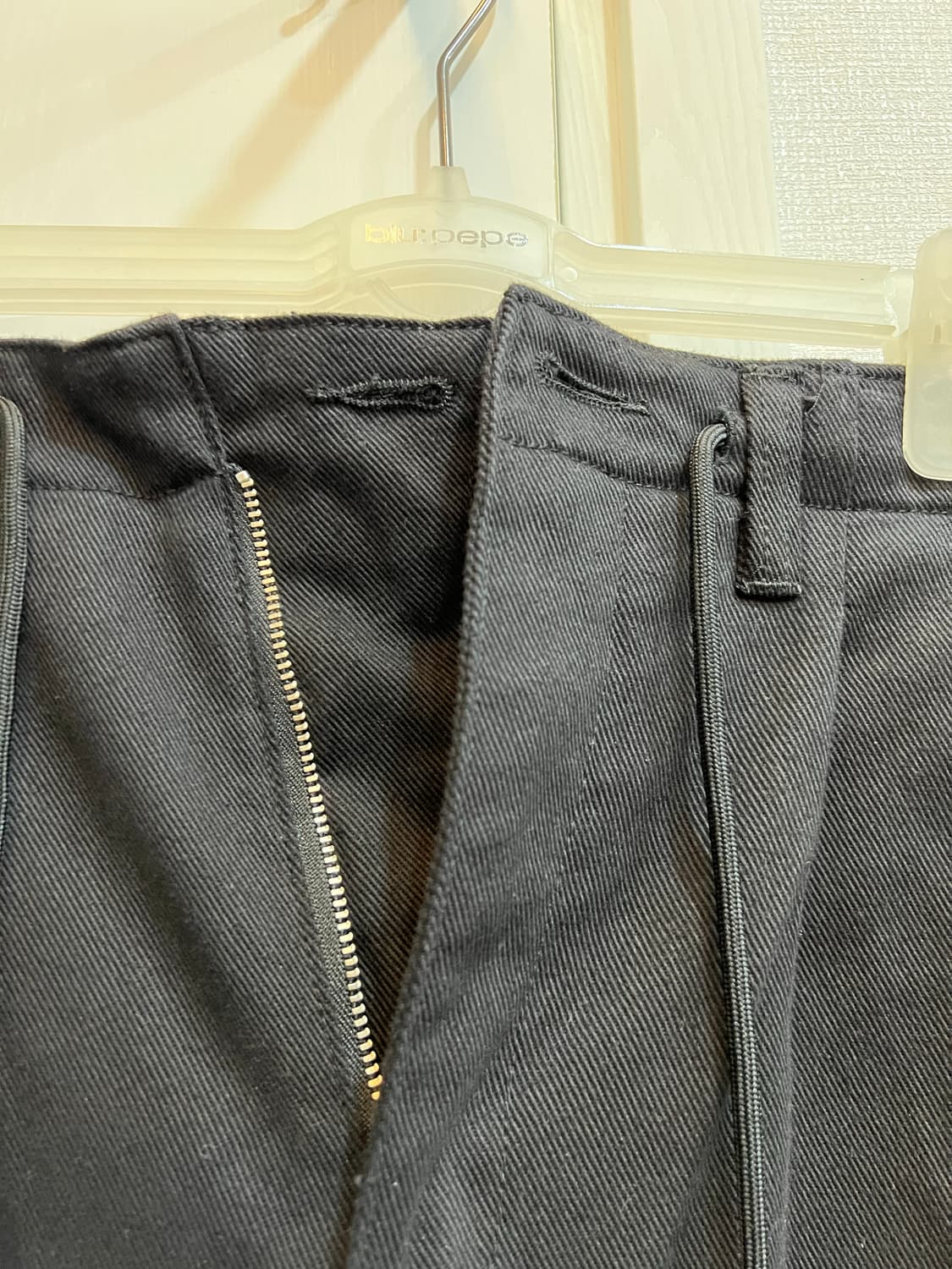 오와이 트위스트 카고 팬츠-블랙 상품이미지2