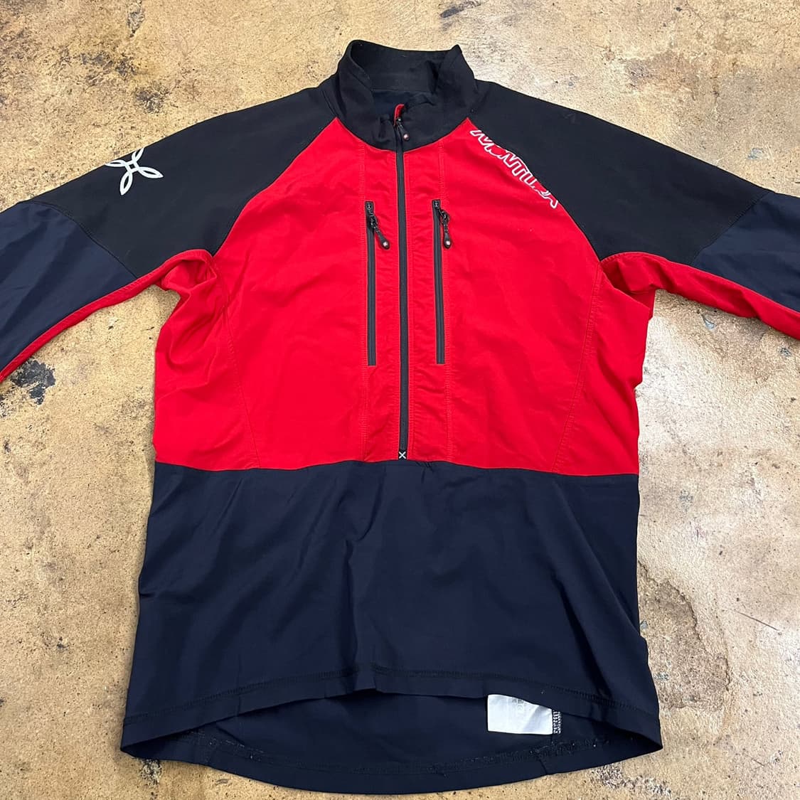 [정품] 몬츄라 프리퍼폼 매글리아 반집업 긴팔티 b18 상품이미지3