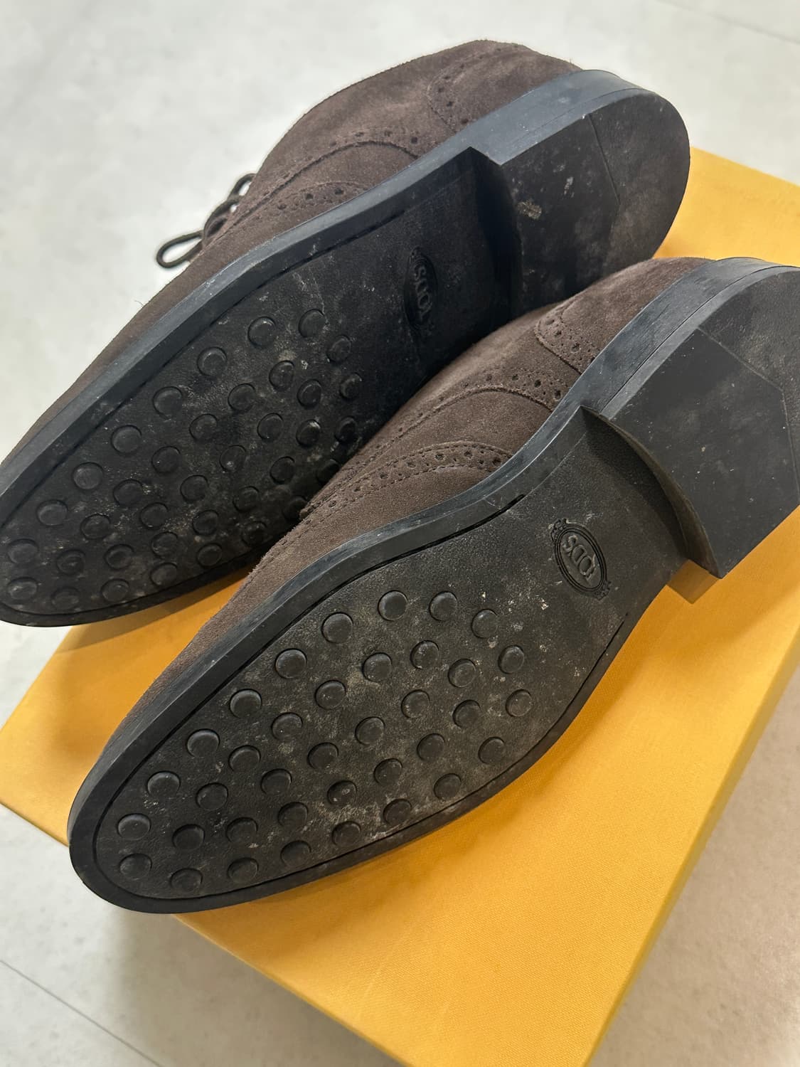 [Tods] 스웨이드 윙팁 상품이미지3