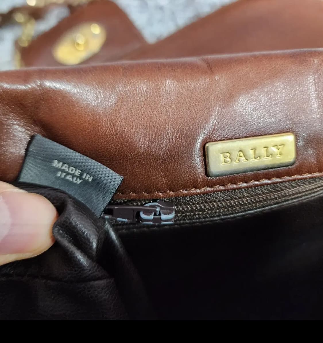 발리 레더 퀼팅 숄더백 상품이미지8