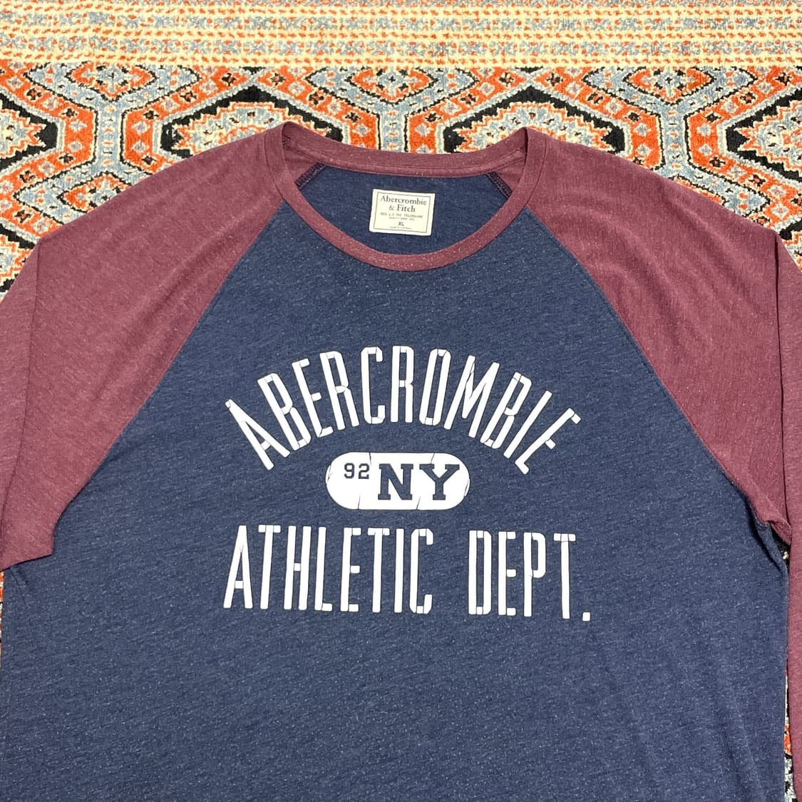 아베크롬비 스펠로고 네이비 나그랑티셔츠 남성XL 상품이미지2