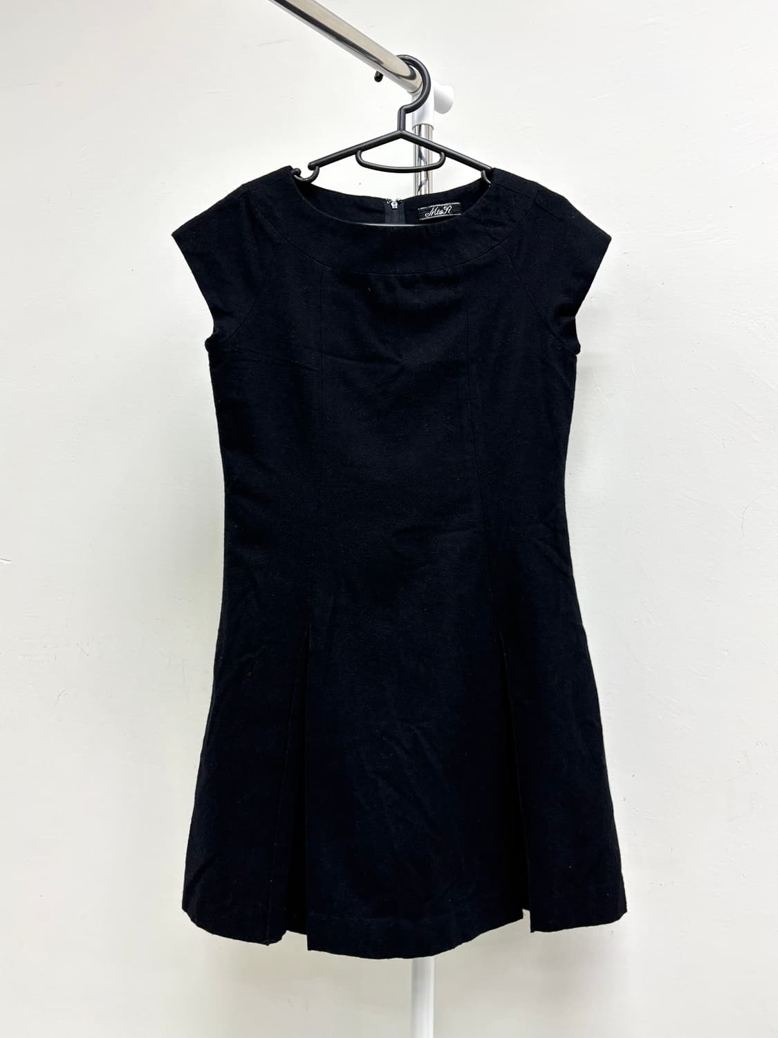 빈티지 블랙 슬리브리스 원피스 상품이미지5