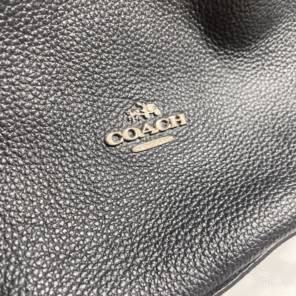 코치 블랙 숄더백 상품이미지3
