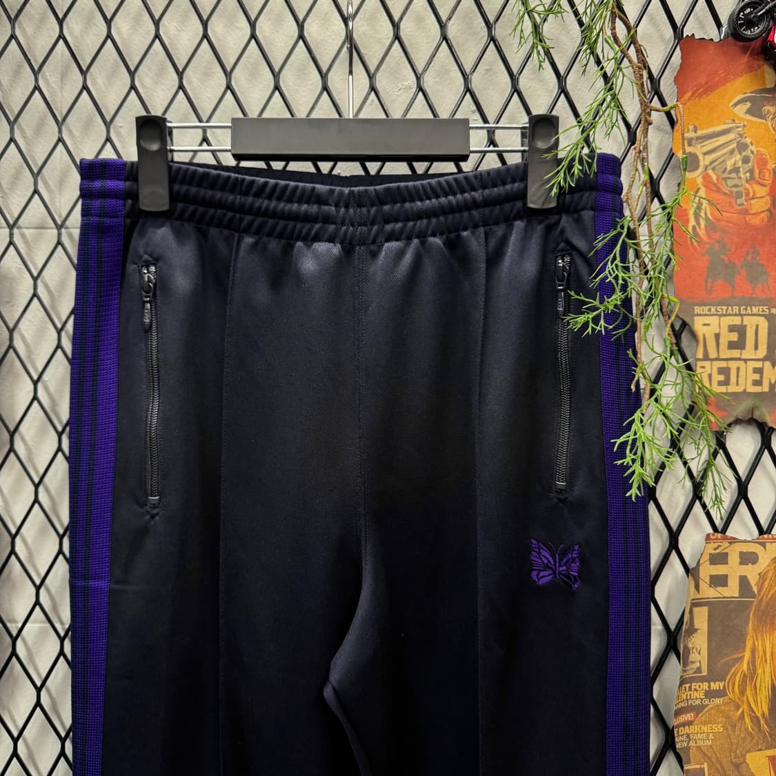 니들스 빈티지 사이드 트랙 팬츠 나비 자수 포인트 퍼플 블랙 배색 상품이미지3