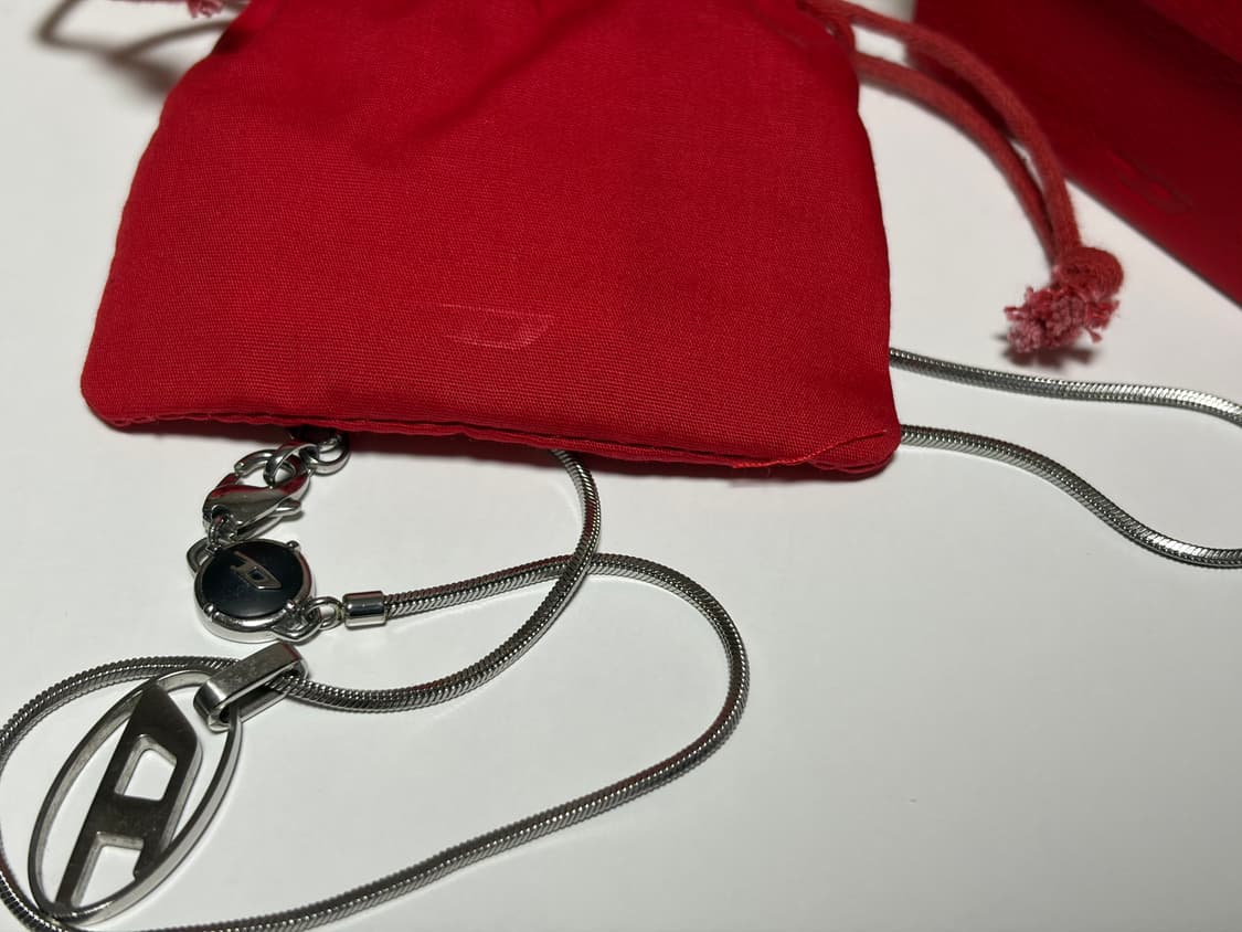 디젤 D로고 목걸이 상품이미지1