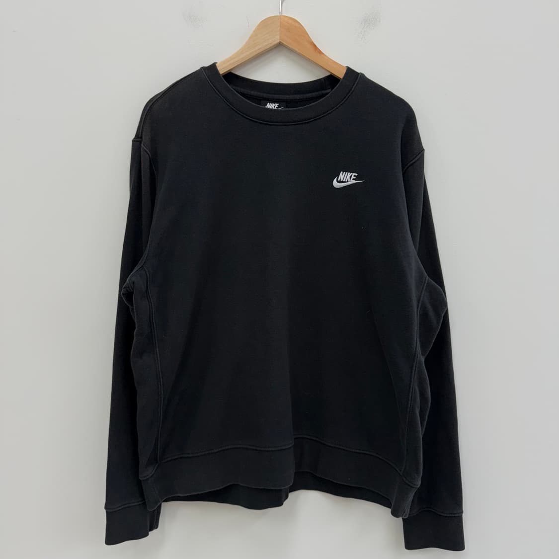 [XL] 나이키 솔로스우시 라운드 맨투맨 스웻셔츠 3707 상품이미지1
