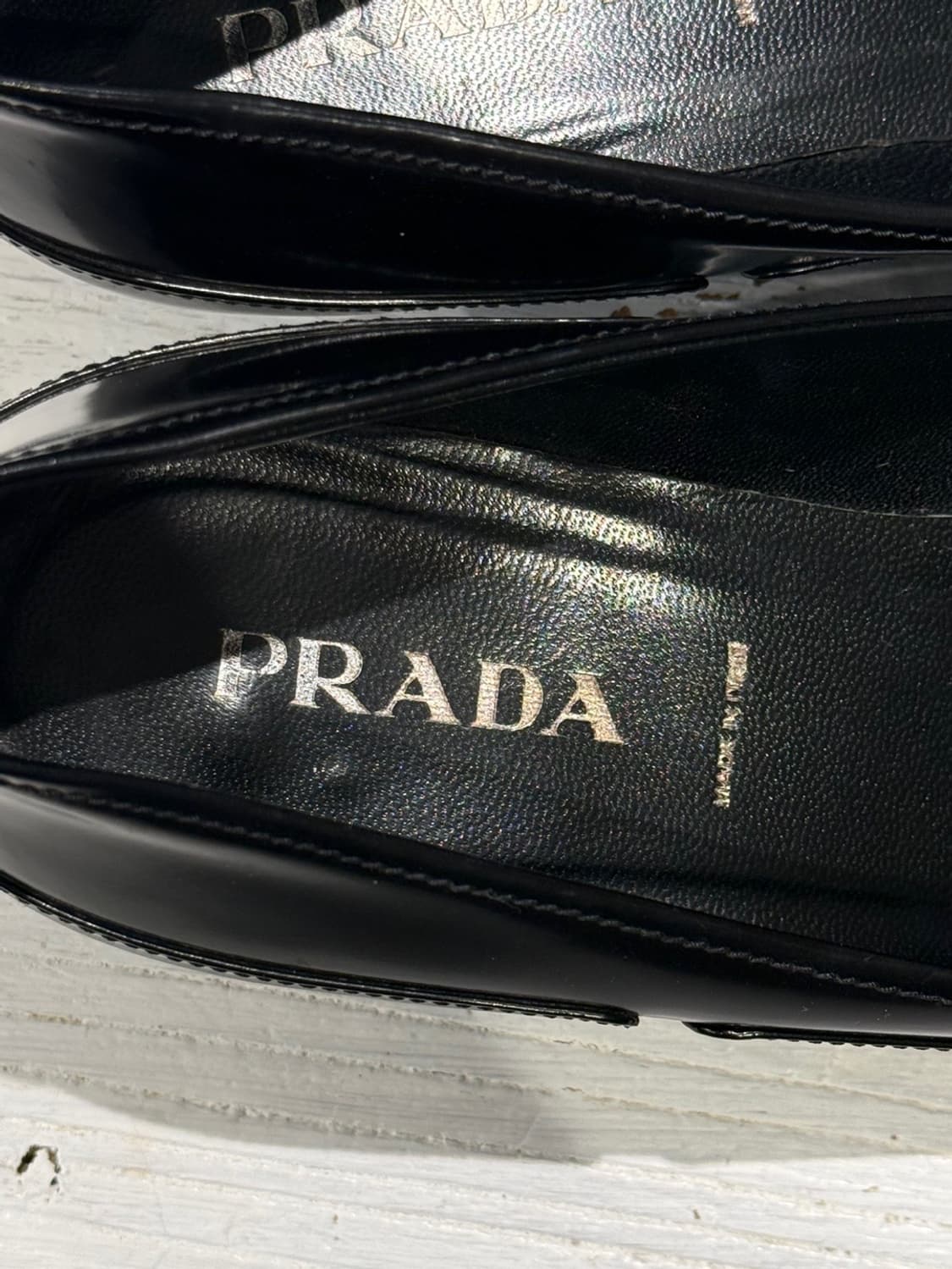 프라다 블랙 버클 포인트 토 키튼 힐 펌프스 상품이미지6