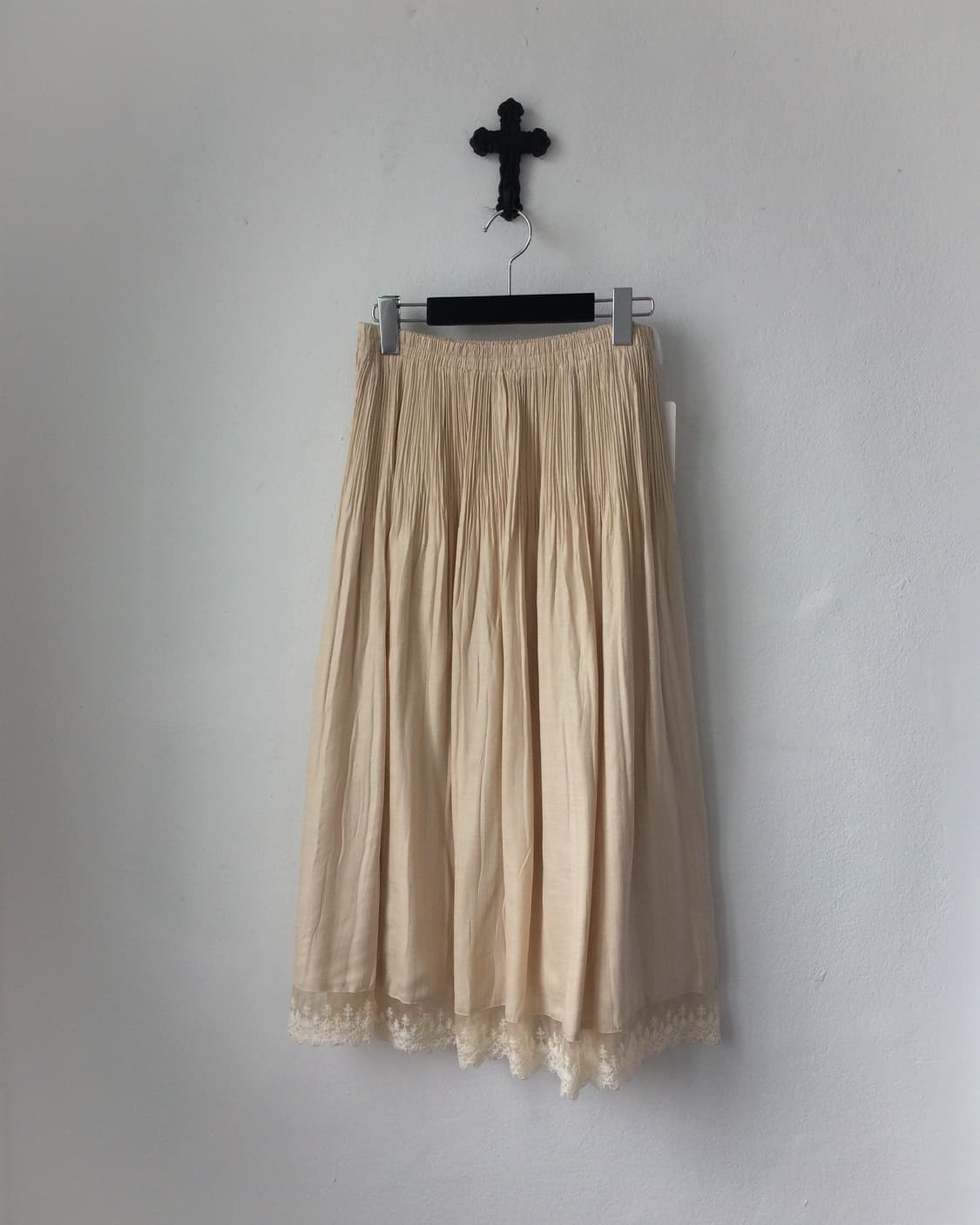 Lace point pleats long skirt 상품이미지1
