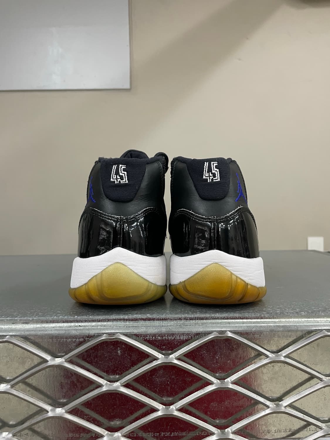 나이키 조던 11 레트로 스페이스 잼 250 상품이미지3