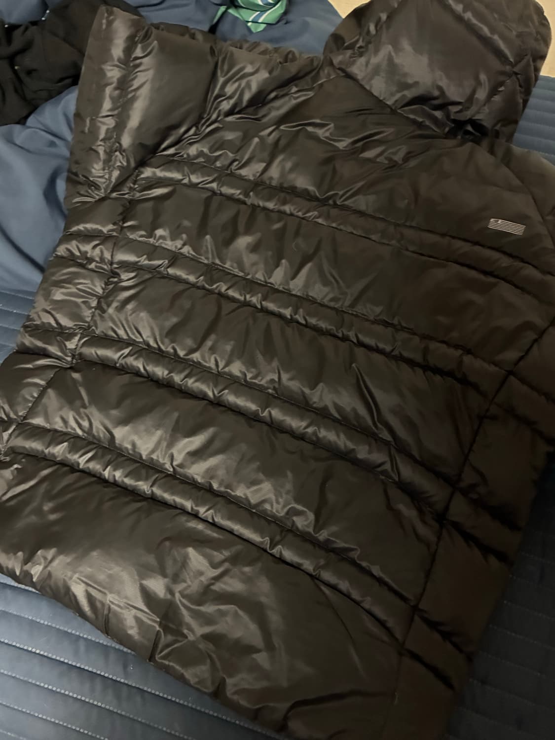 뉴발란스 플라잉77 구스다운 경량 블랙 M사이즈 팝니다. 상품이미지2