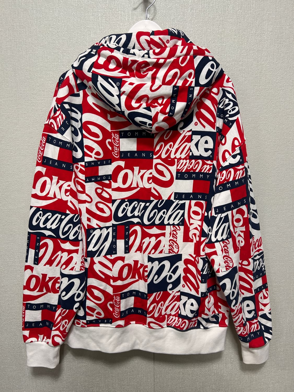 타미진 코카콜라 콜라보 멀티패턴 후드 티셔츠 상품이미지2