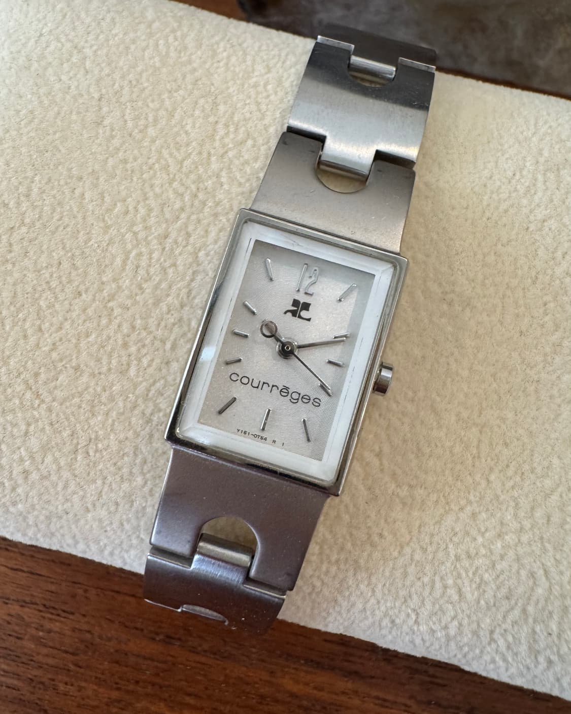 Courrèges 꾸레쥬 실버 뱅글 스퀘어 워치 상품이미지1