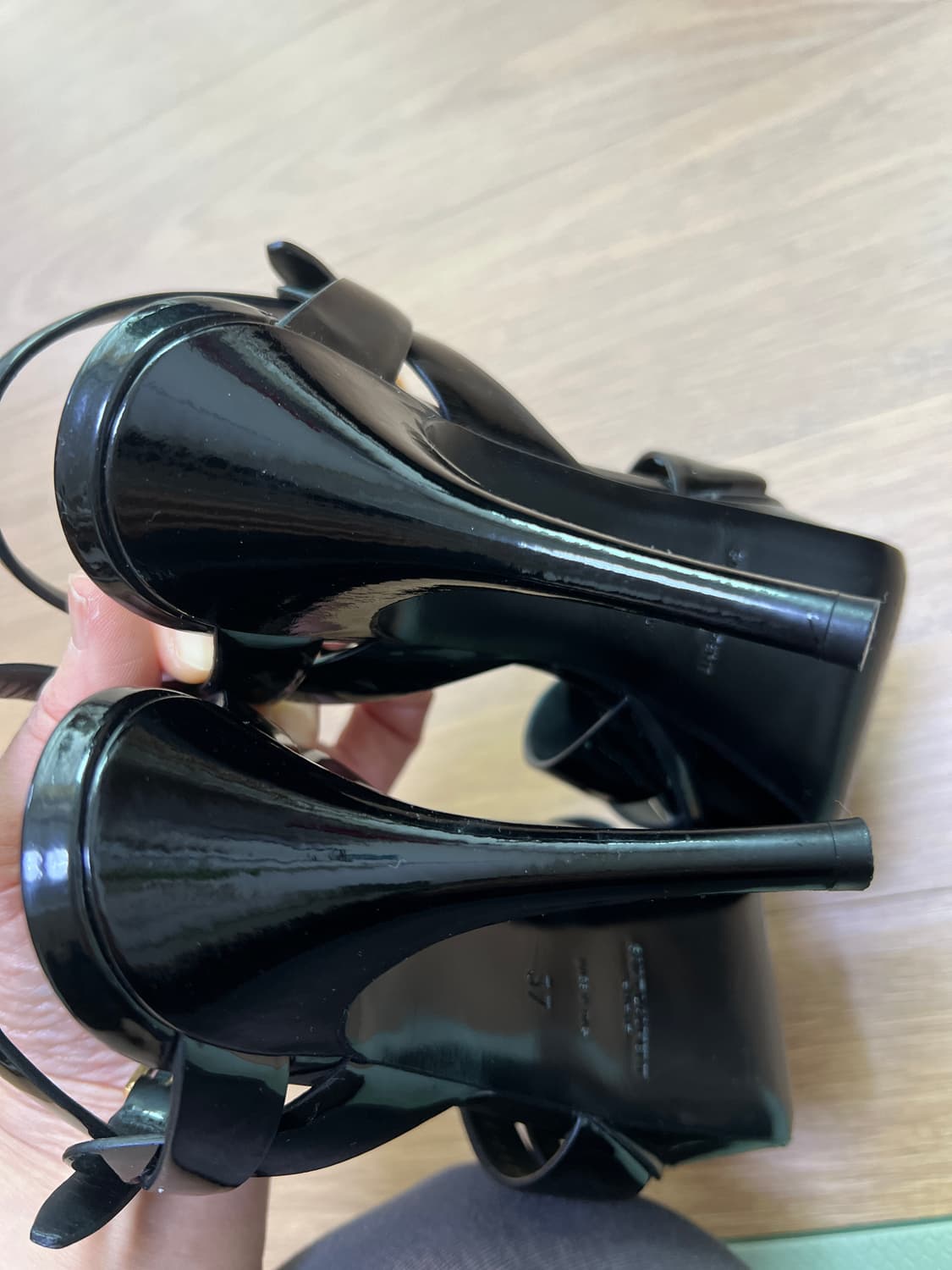 생로랑 트리뷰트 샌들 블랙 페이턴트 37 상품이미지7