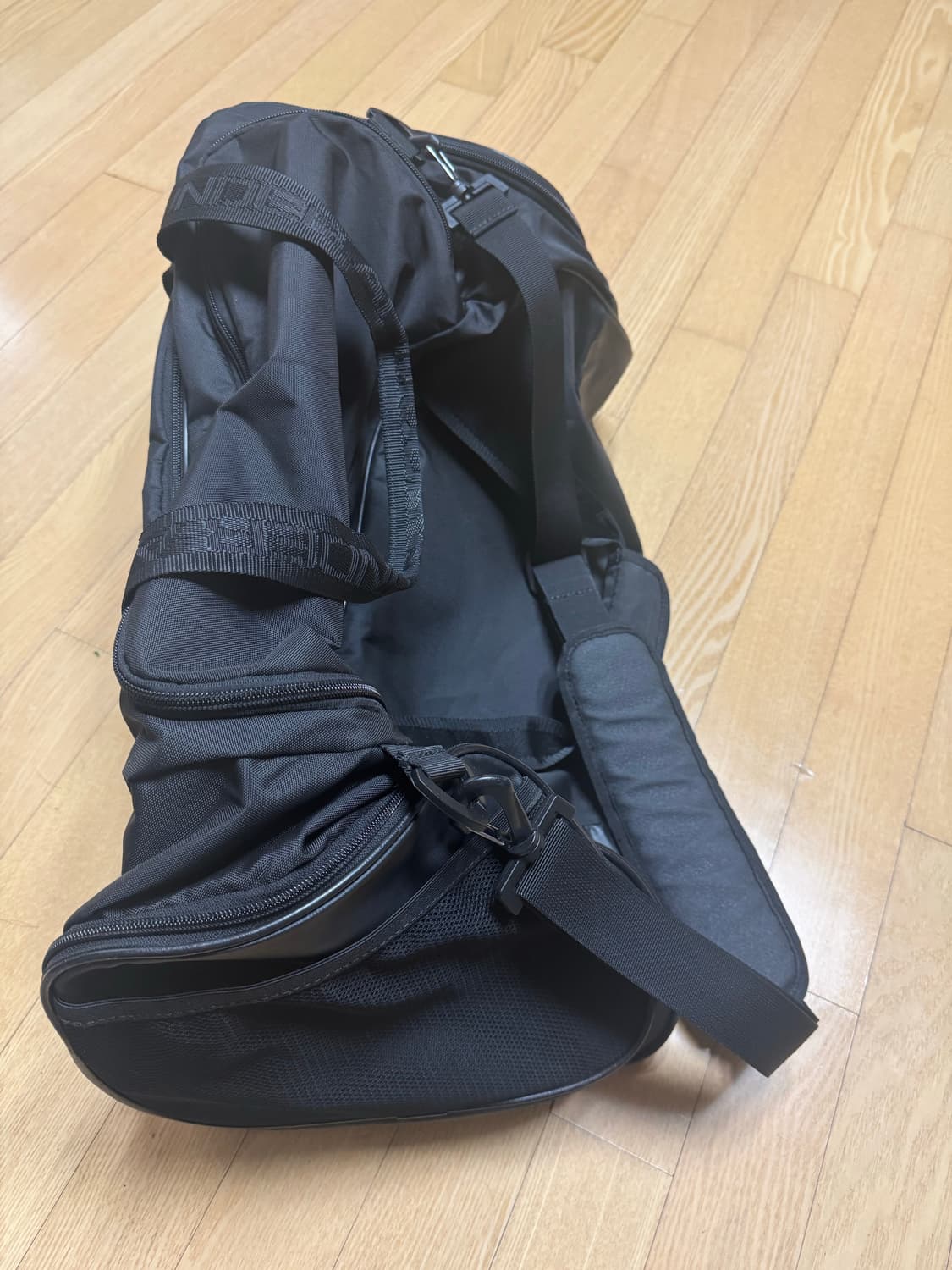 언더아머 언디나이어블 3.0 MD 더플백 1300213-001 상품이미지2