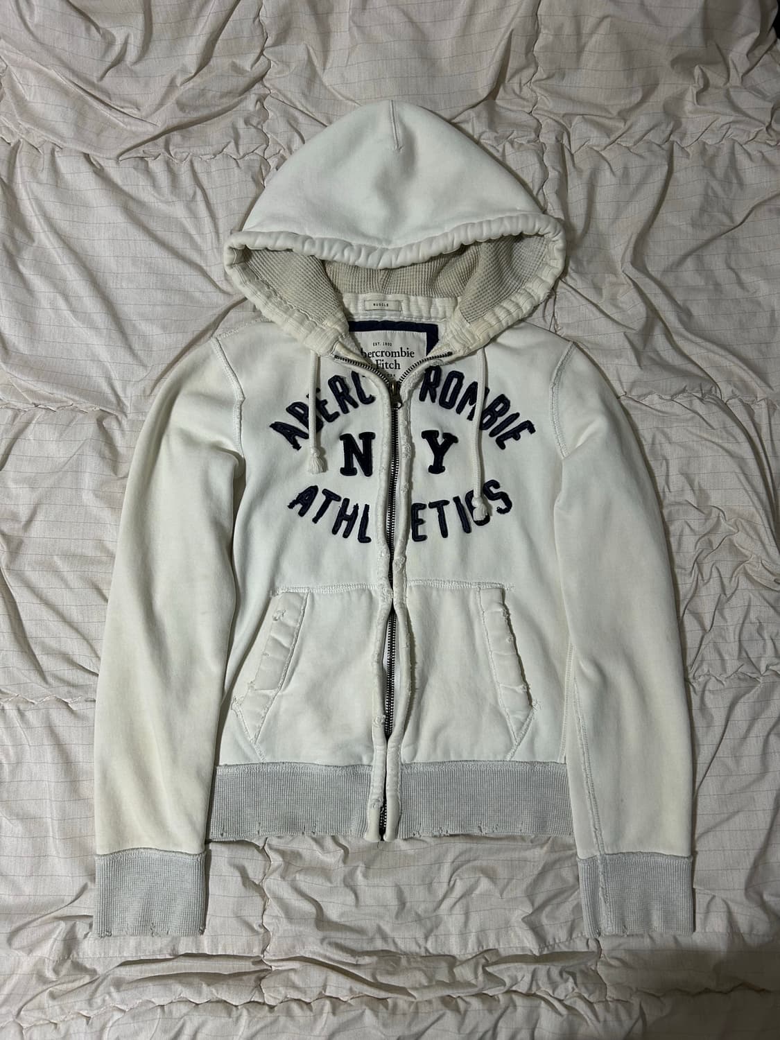 아베크롬비 데미지 디테일 화이트 후드집업 상품이미지2