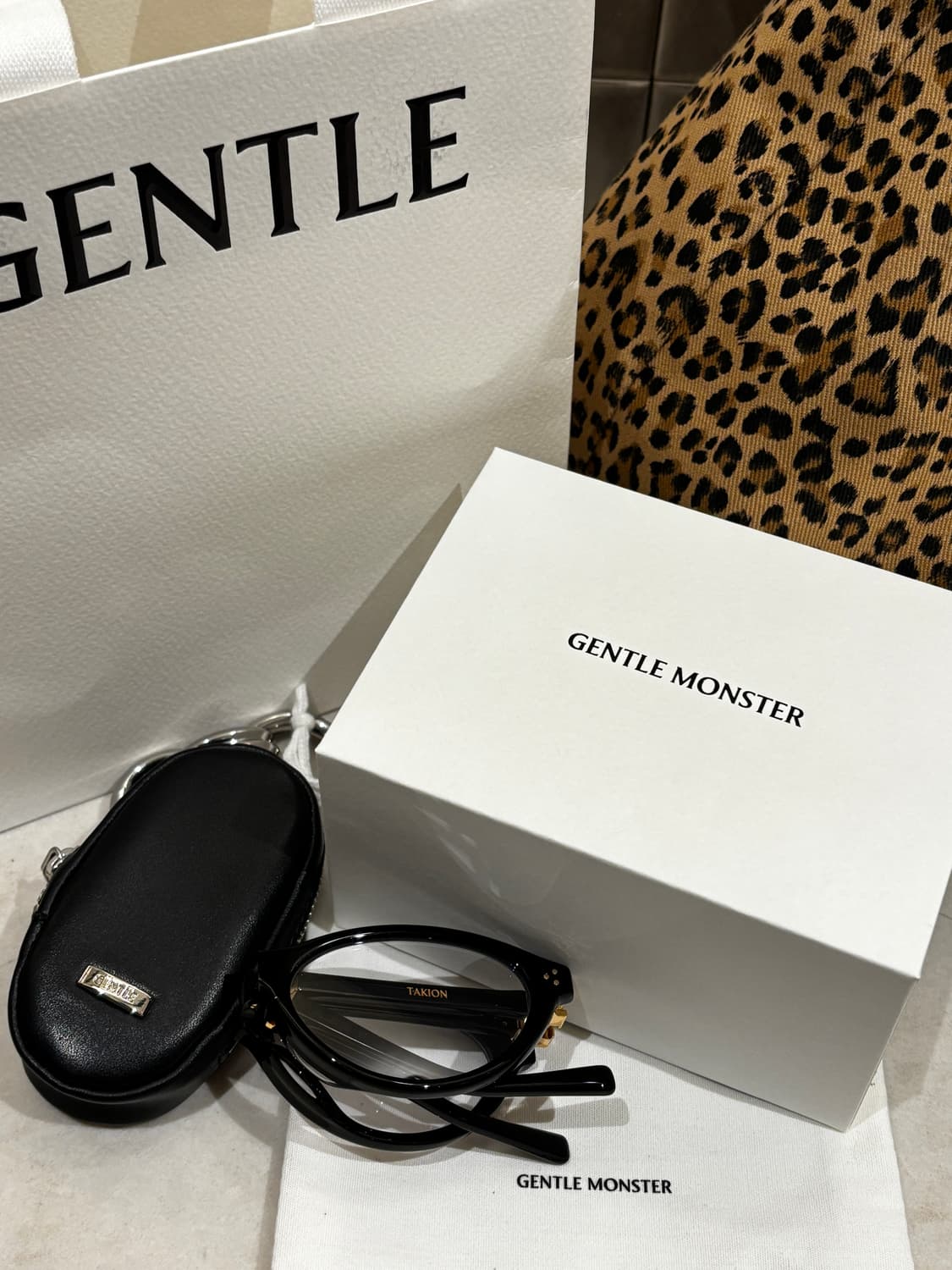 젠틀몬스터 타키온 블랙 상품이미지1