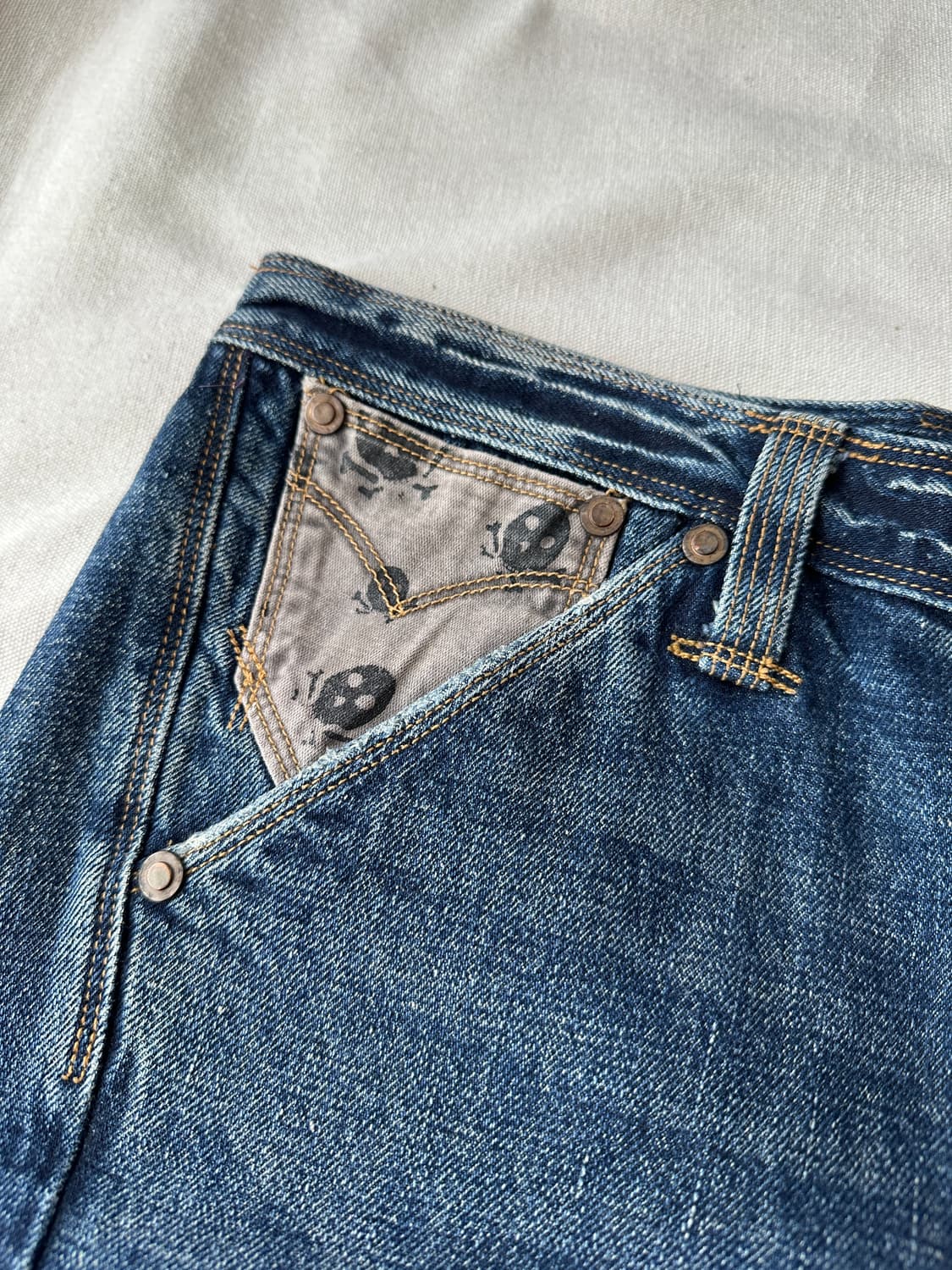 리바이스 엔지니어드진 스컬 디테일 데님팬츠 27 상품이미지5