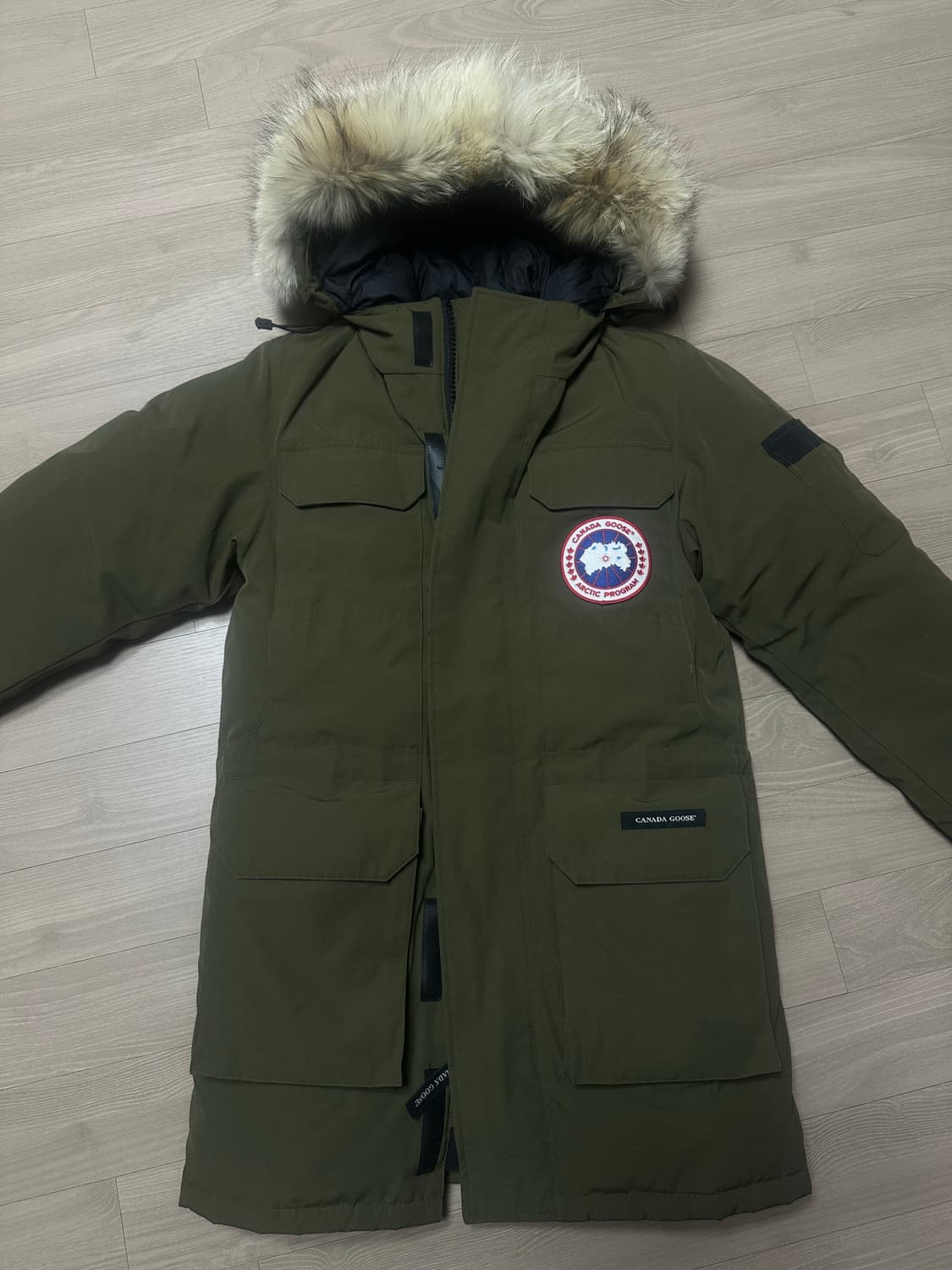 캐나다구스 시타델 카키 패딩 상품이미지1