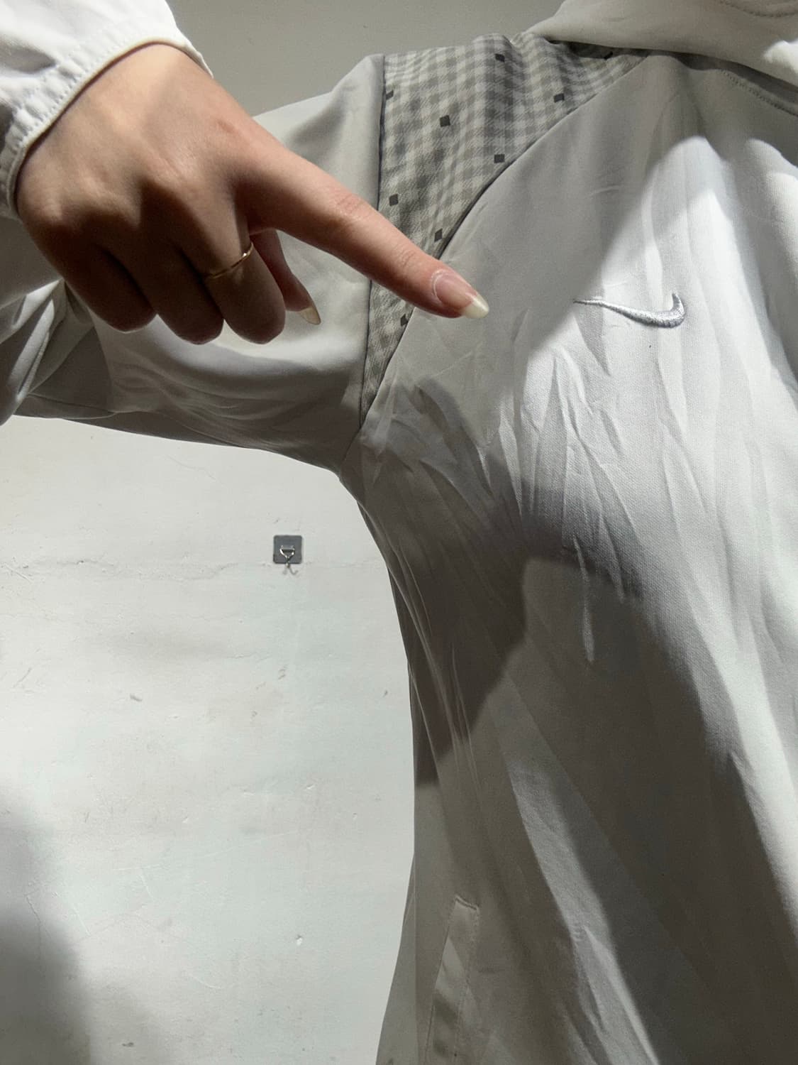 나이키 화이트 실버 후드 집업 바람막이 자켓 M 상품이미지4