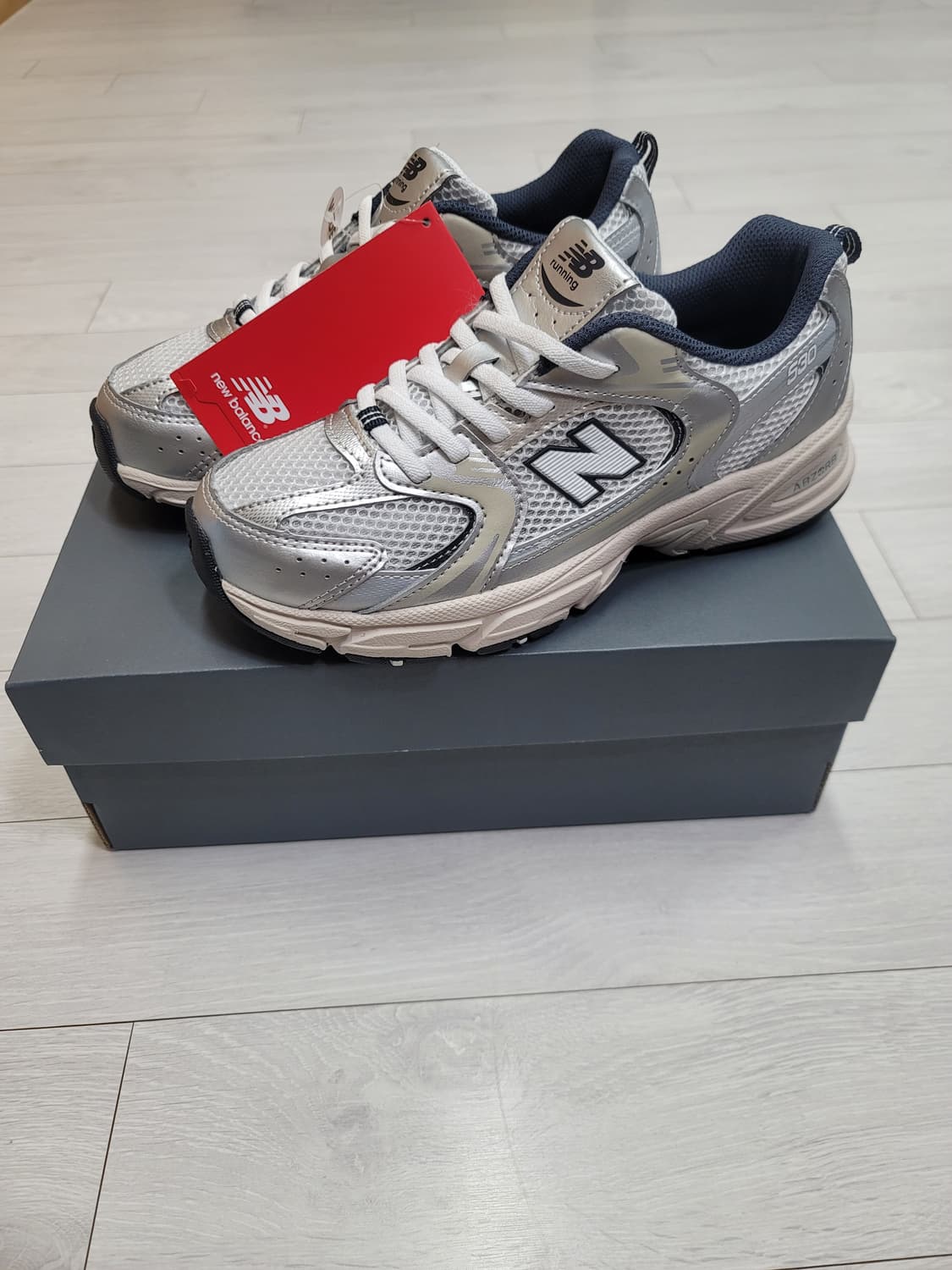 (235)뉴발란스 주니어  530 스틸 그레이[대전 직거래도 가능] 상품이미지4