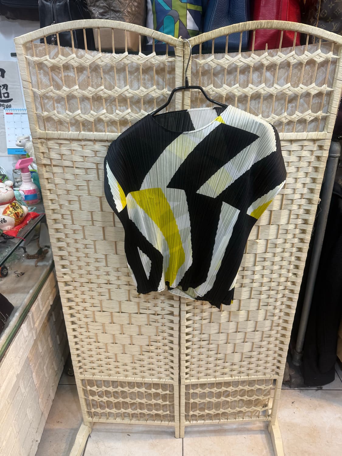 3/66 정품 플리츠플리즈 팝니다 상품이미지1