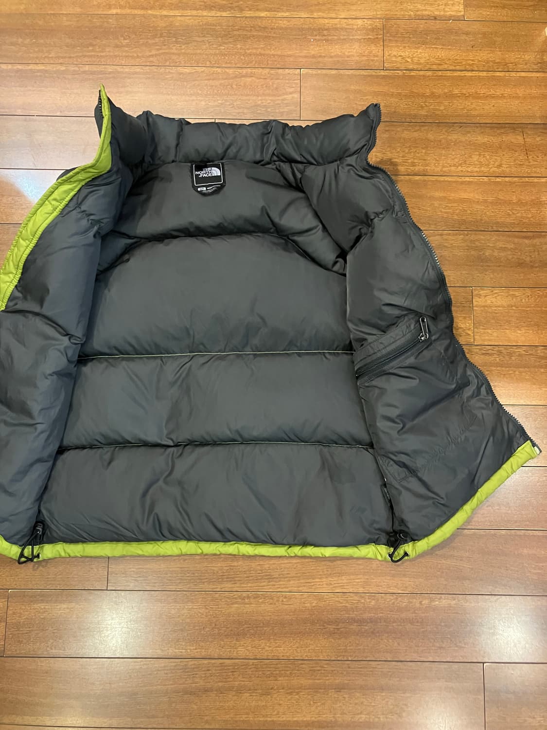 노스페이스 패딩조끼 중앙로고S 상품이미지4
