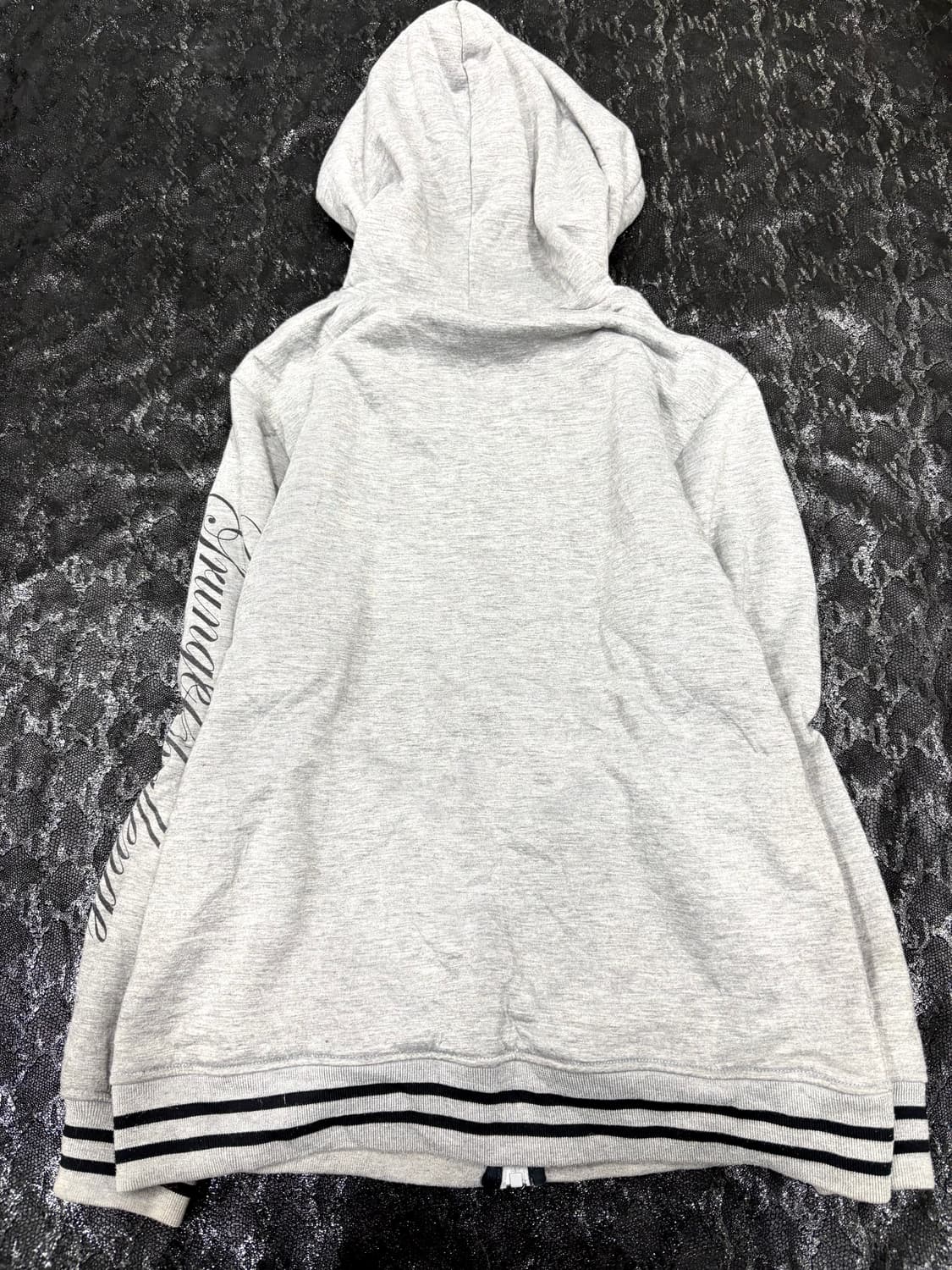“Vintage” 00’s Gothic Print Hoodie Grey  상품이미지5