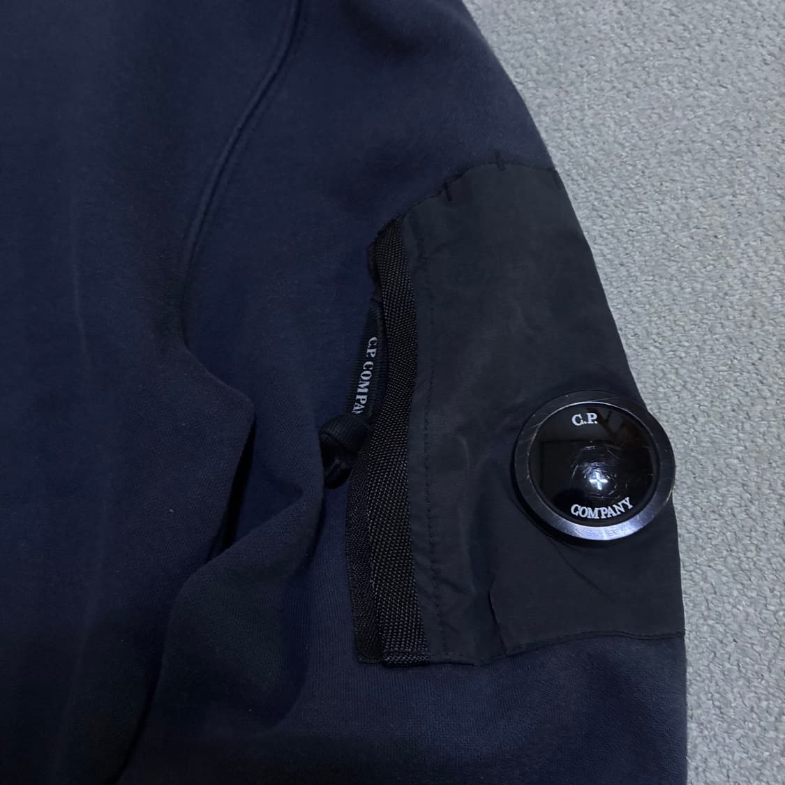 Cp컴퍼니 맨투맨 95-100 상품이미지2