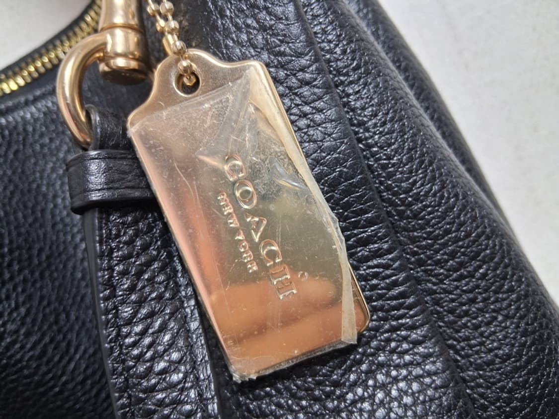 코치 블랙 가죽 숄더 겸 크로스백 최고의컨디션 상품이미지3