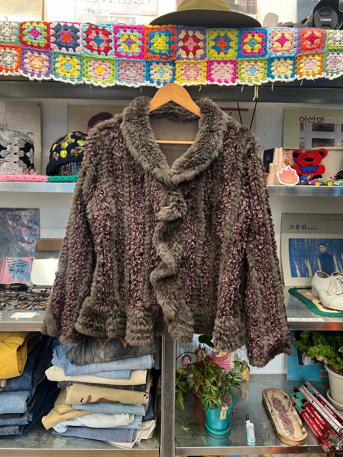 Textured Faux Fur Short Coat  상품이미지1