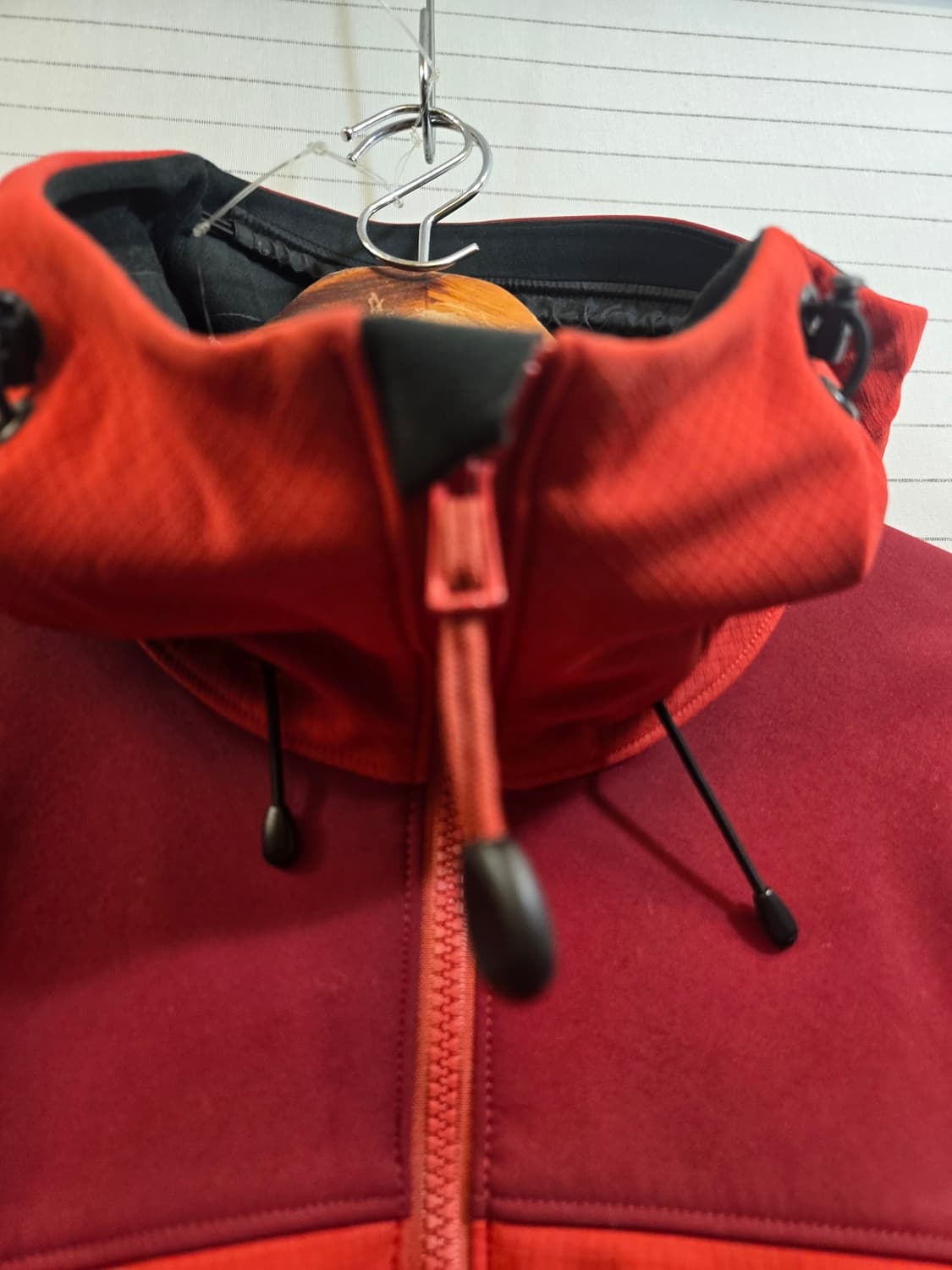 아크테릭스 시그마 SV 레드 후드 소프트쉘 자켓 상품이미지2