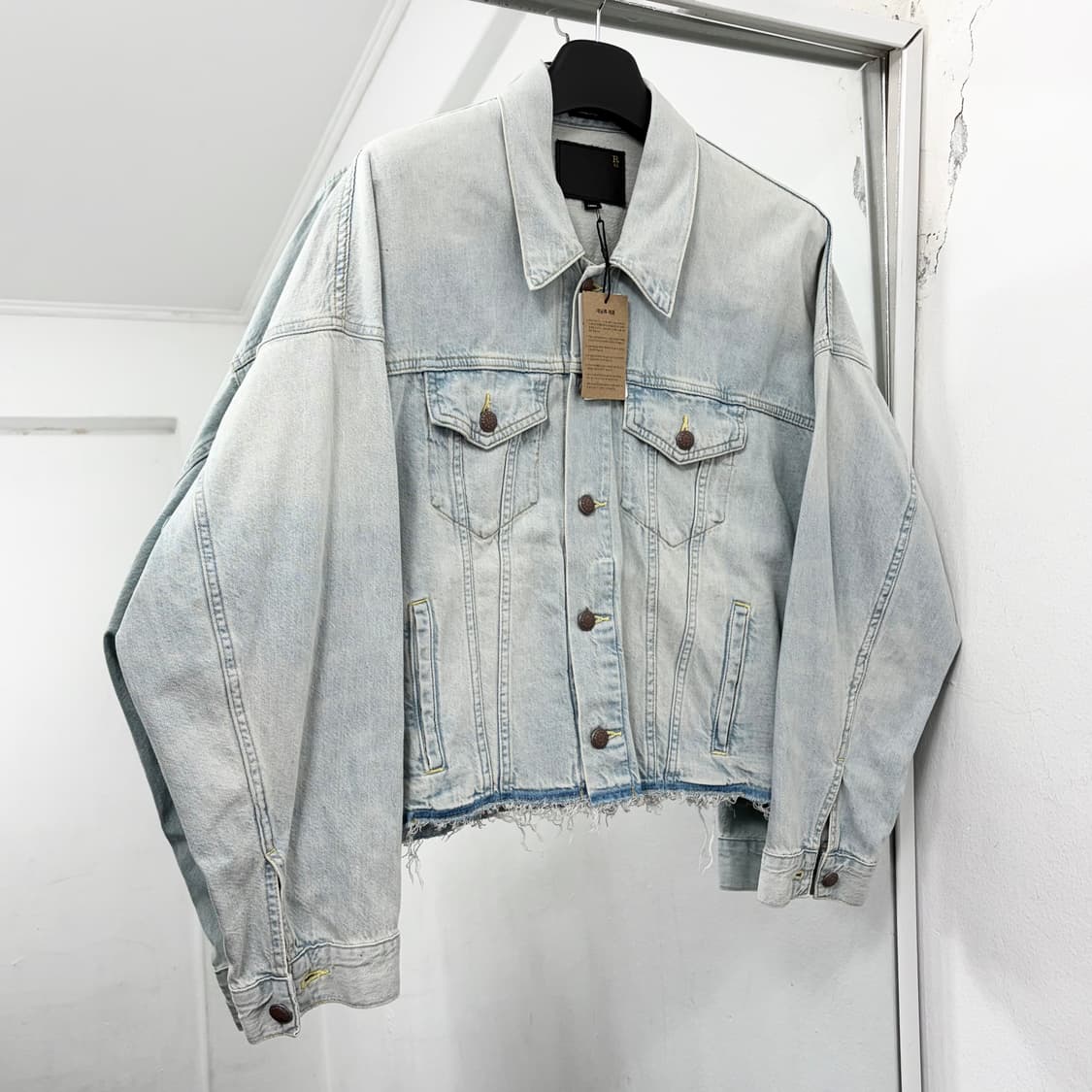 (새상품) R13 24SS 컷아웃 데님 트러커 자켓 상품이미지1