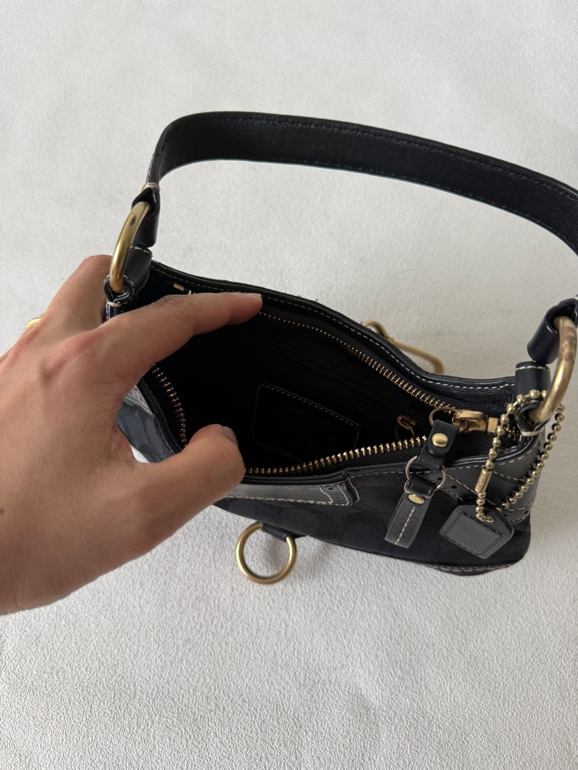 코치(COACH) 레더&모노그램 숄더백(작은 사이즈) 상품이미지7