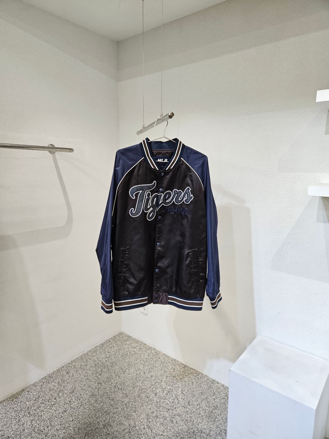 MLB 디트로이트 타이거즈 바시티 자켓 상품이미지1