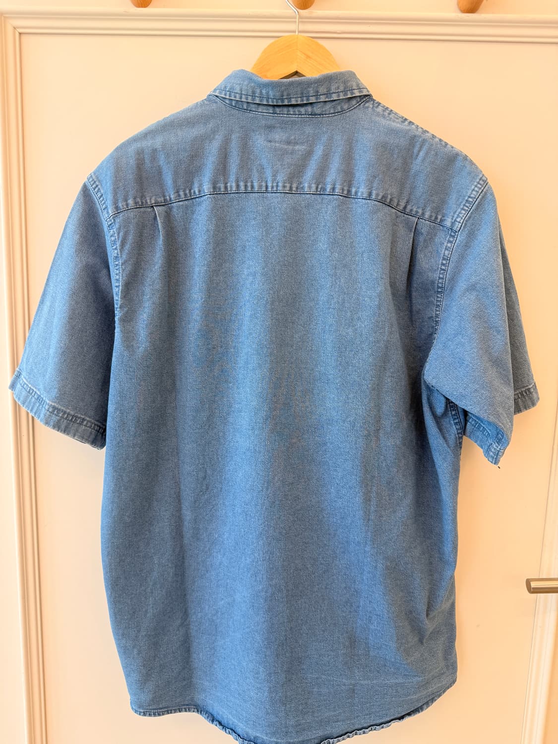칼하트(Carhartt) 라이트 워시 블루 데님 반팔 워크 셔츠 상품이미지2
