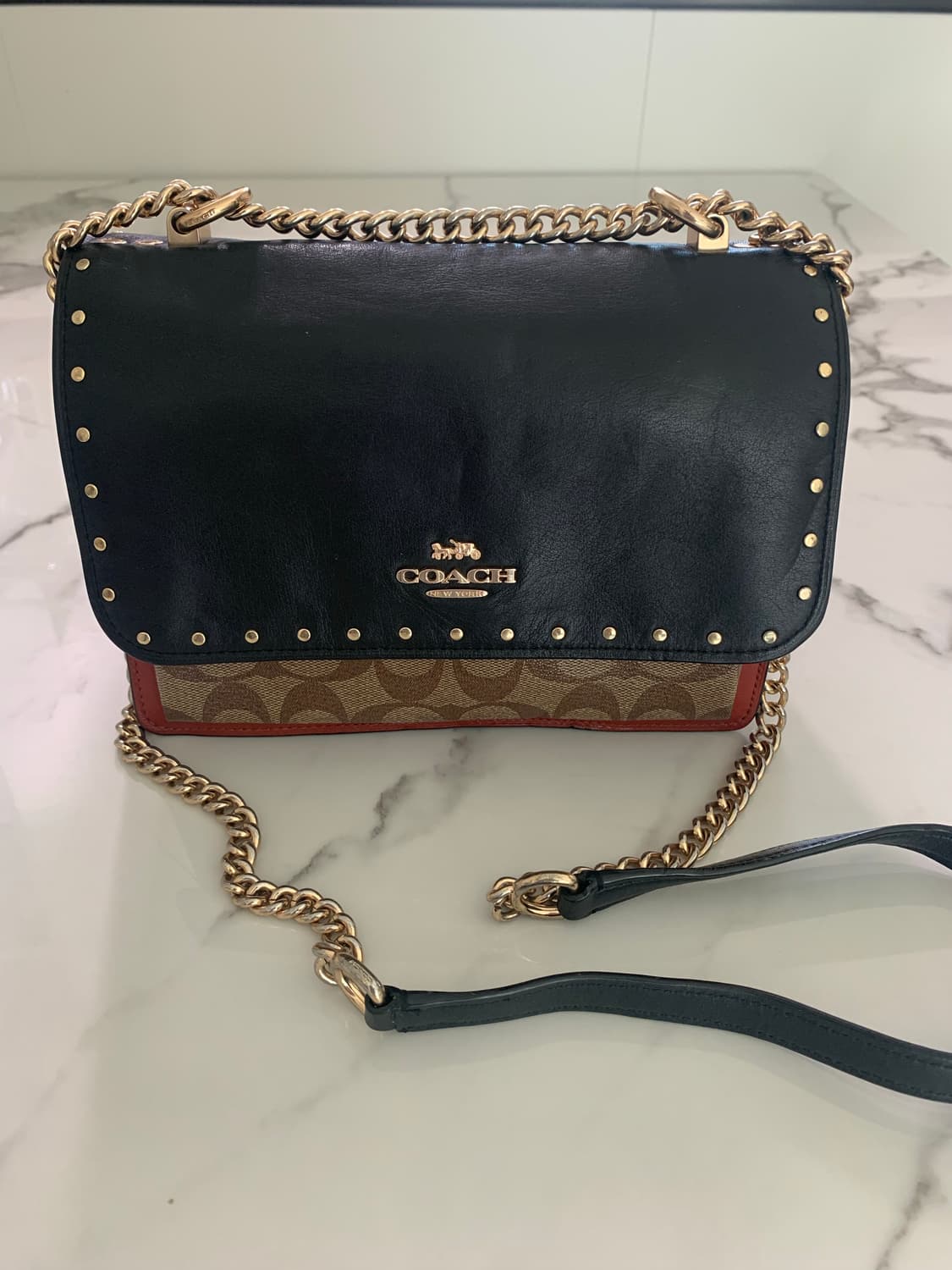 코치 블랙 체인 크로스백 상품이미지4