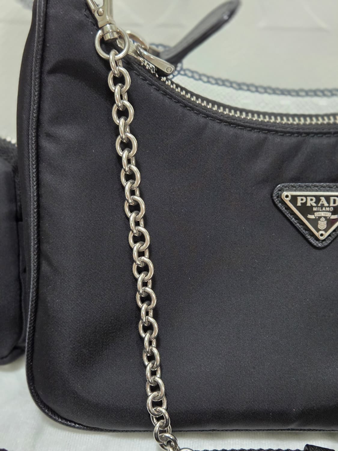 [새상품급] 프라다 리에디션 테수토 은장 체인 호보백  상품이미지3