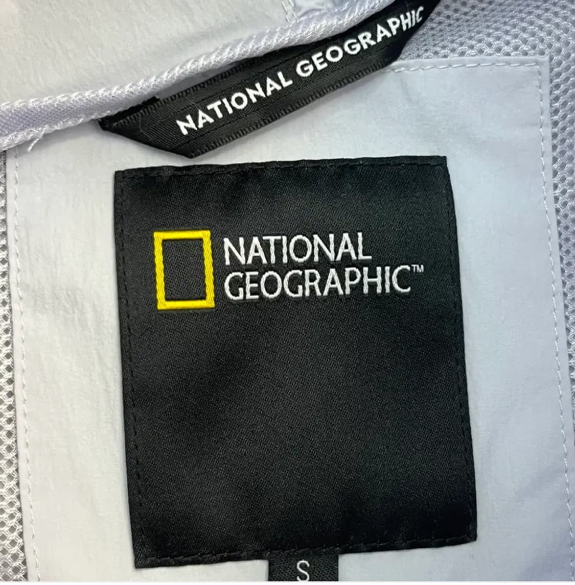 네셔널지오그래픽 여성 바람막이 셋업 S (90 / 67) 상품이미지3