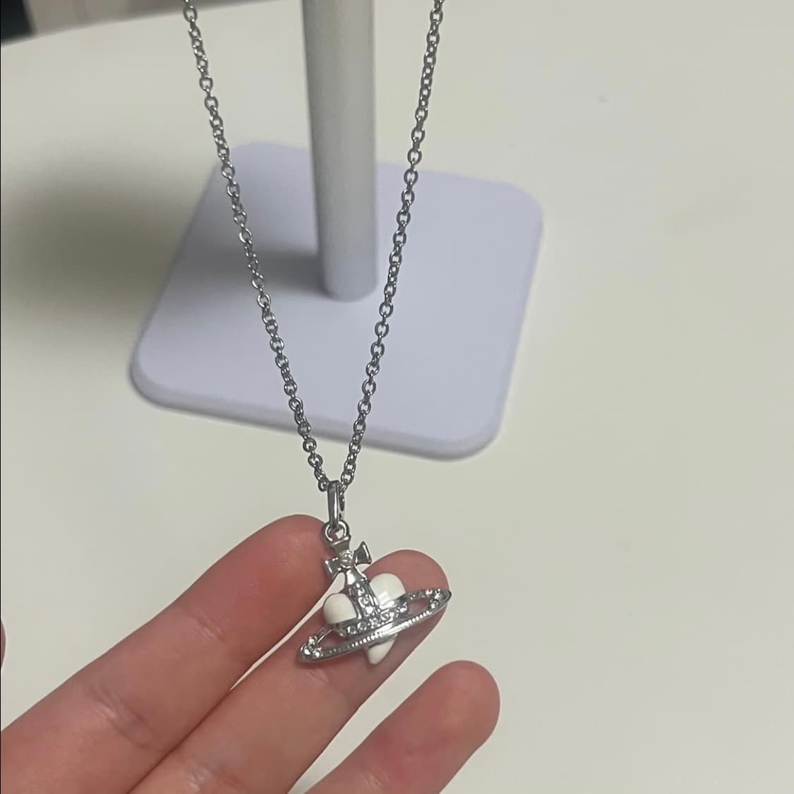 비비안웨스트우드 디아망떼 화이트 목걸이 상품이미지2