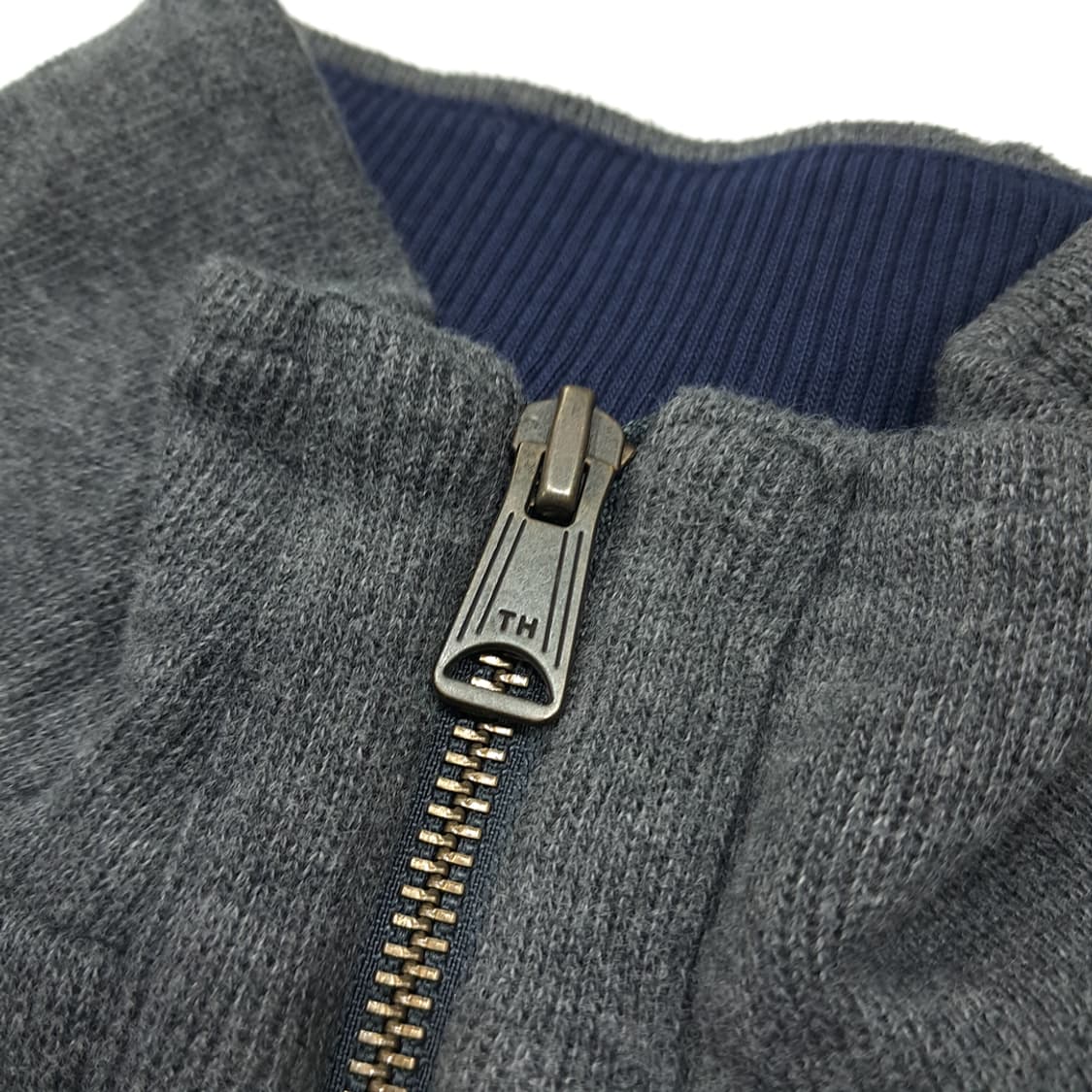 CL216 M 타미힐피거 코튼 삼색테이핑 차콜 하프집업 니트 스웨터 상품이미지4