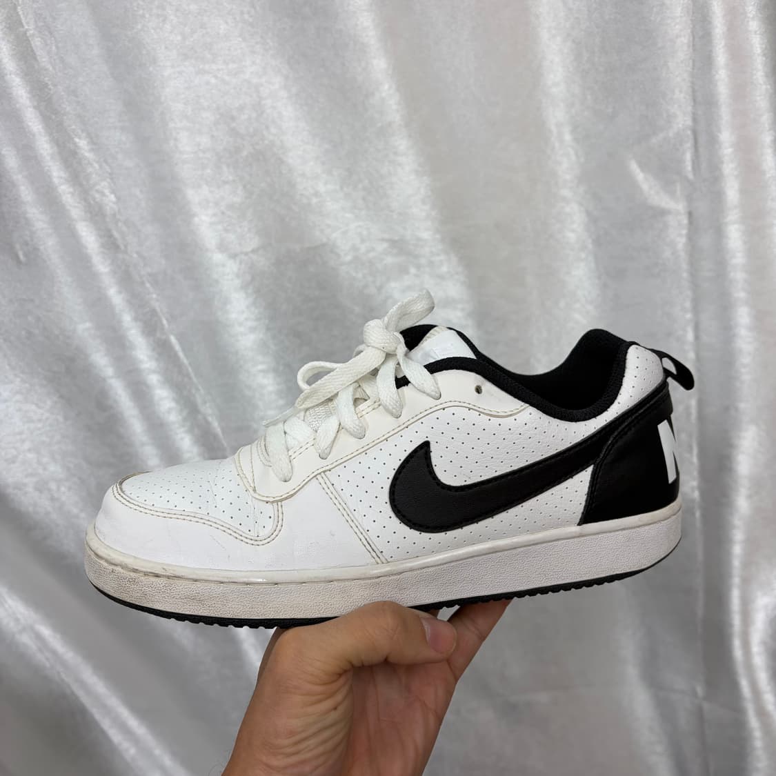 나이키 코트버로우 스니커즈 사이즈245  상품이미지3