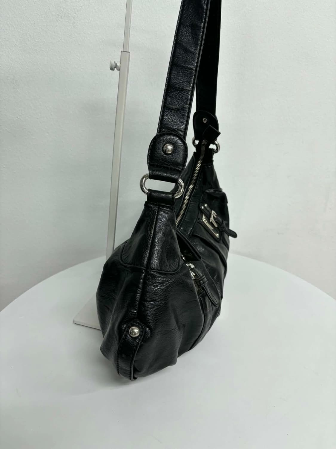 Guess 게스 빈티지 블랙 호보 토트백 숄더백 상품이미지3