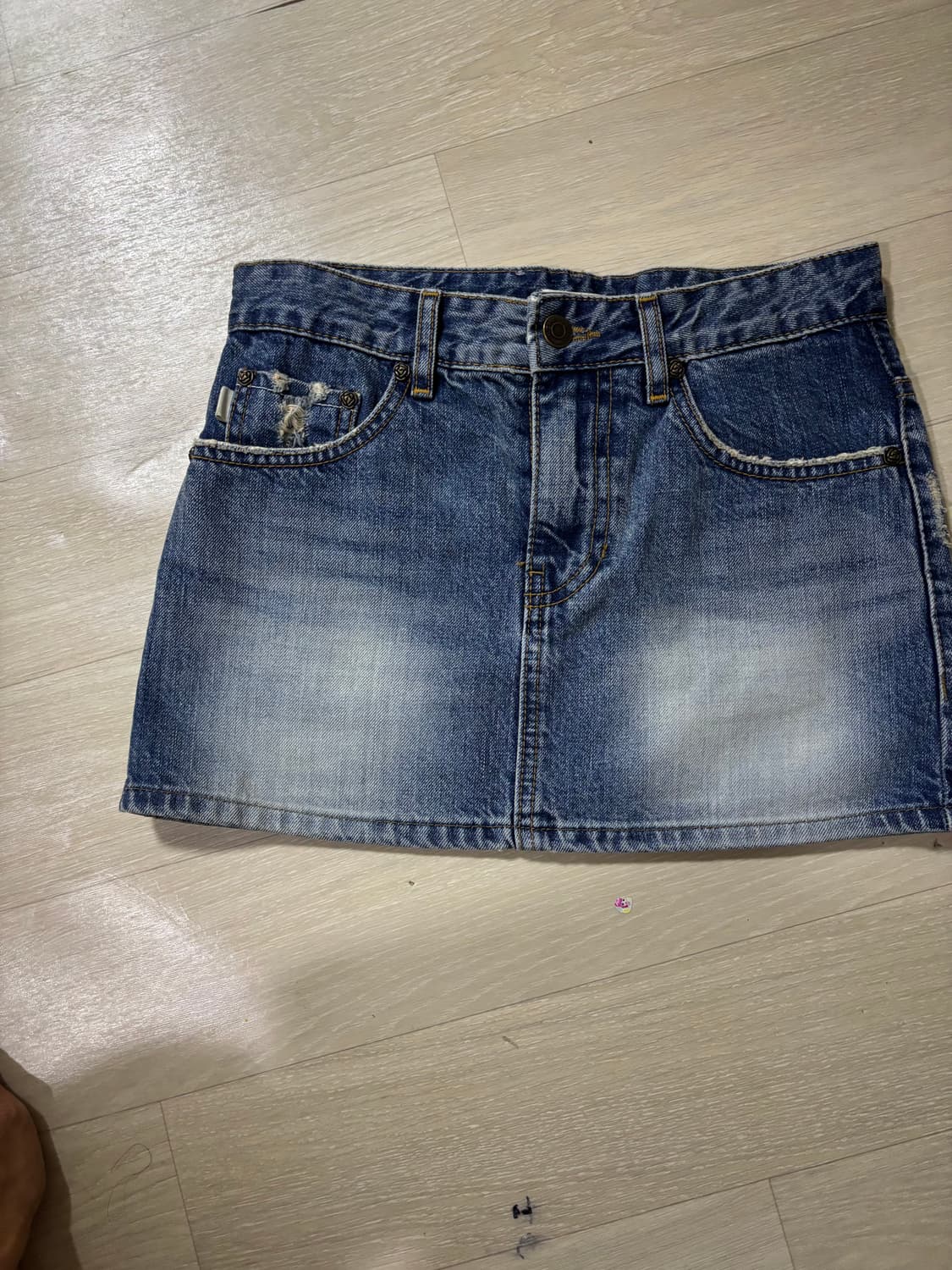 새상품 ) 글로니99 LOW RISE MINI SKIRT  상품이미지1
