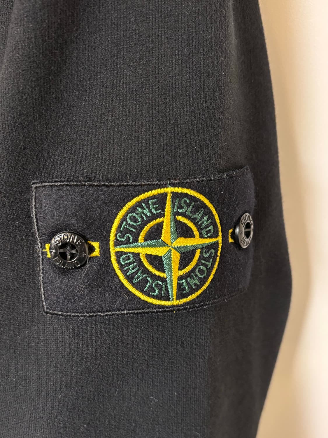 [새상품급/당일배송] 스톤아일랜드 블랙 맨투맨 티셔츠 상품이미지2