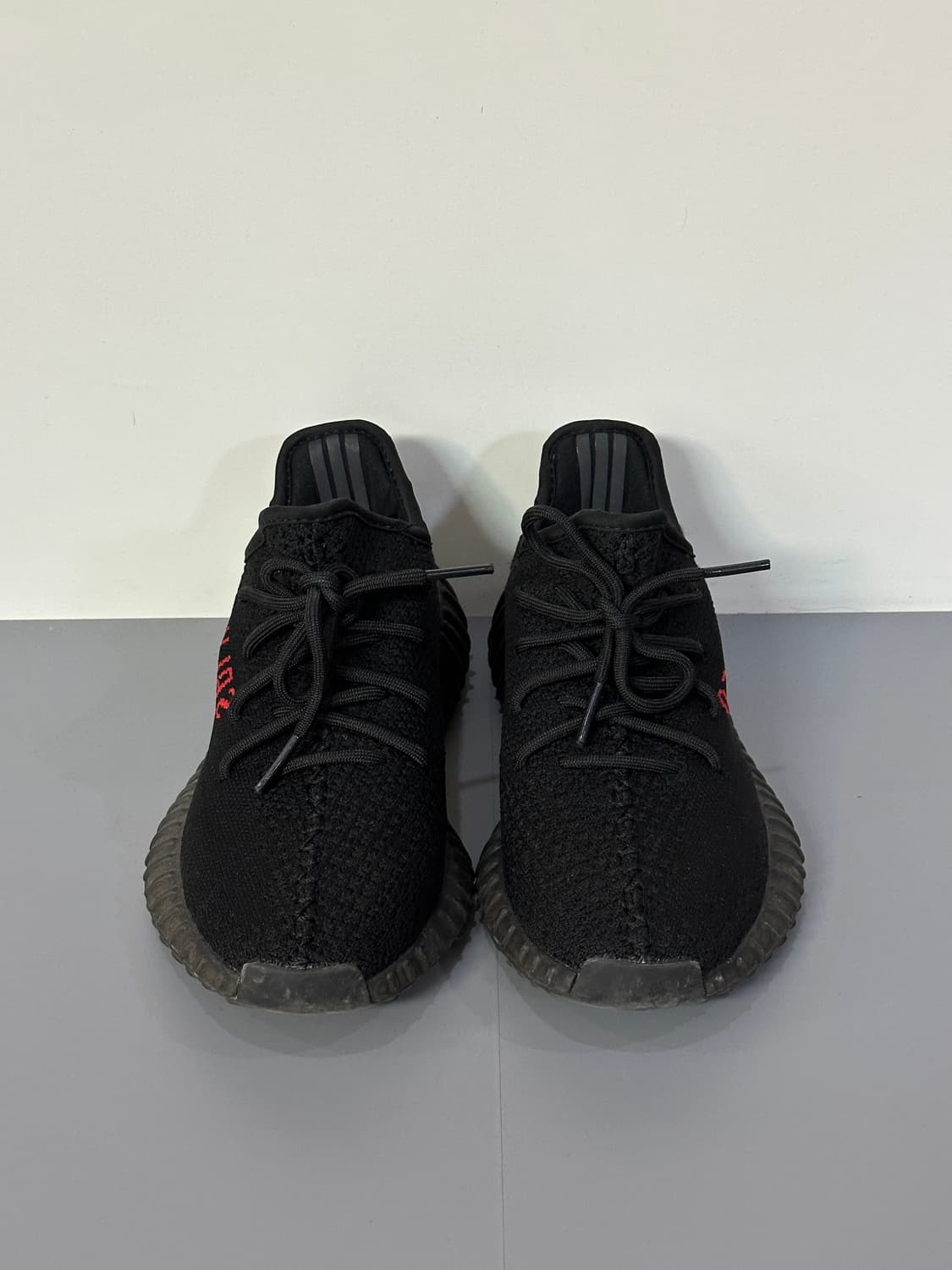 아디다스 이지부스트350 V2 블랙 운동화 상품이미지4